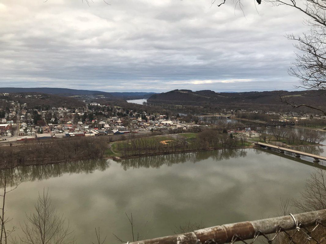 walking near me in Shikellamy State Park in winter
