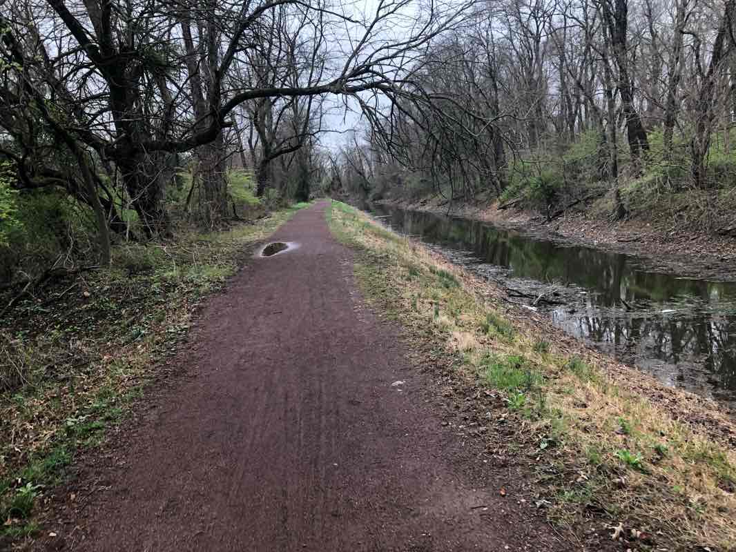 walking near me in Delaware Canal State Park: Bristol Lagoon in winter