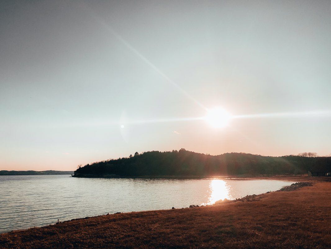 walking near me in Lewis & Clark Recreation Area in winter