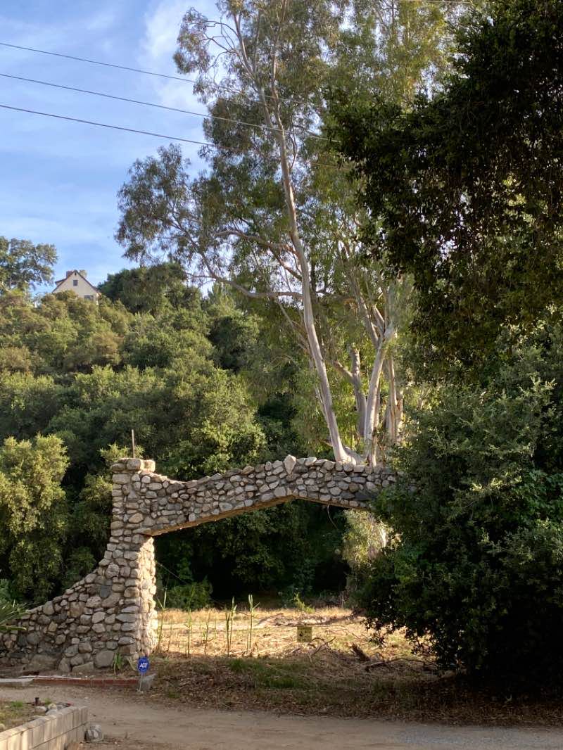 walking near me in Crescenta Valley County Park in winter