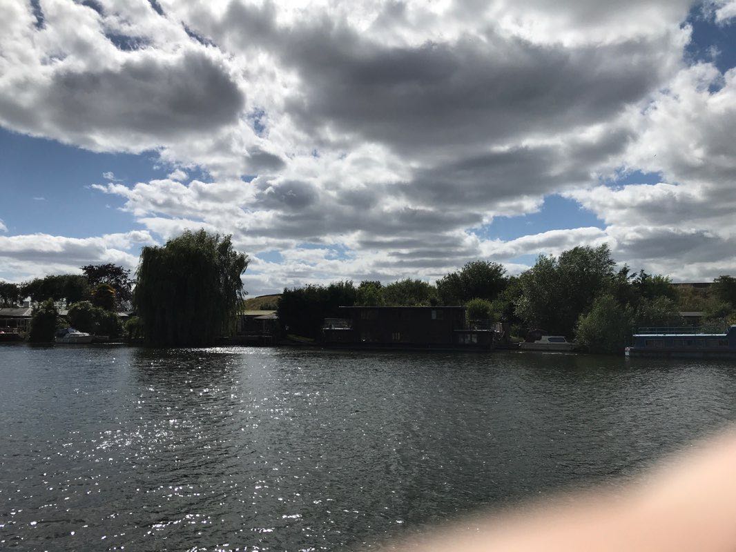 walking near me in Laleham Park in winter