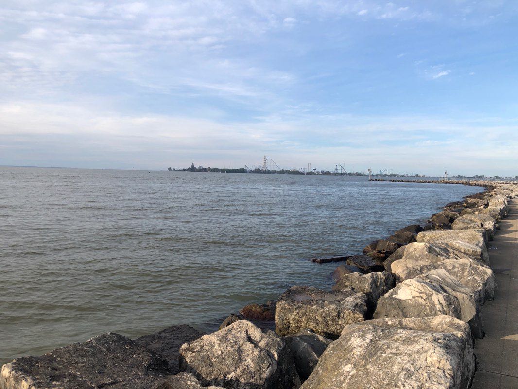 walking near me in Shoreline Park in winter