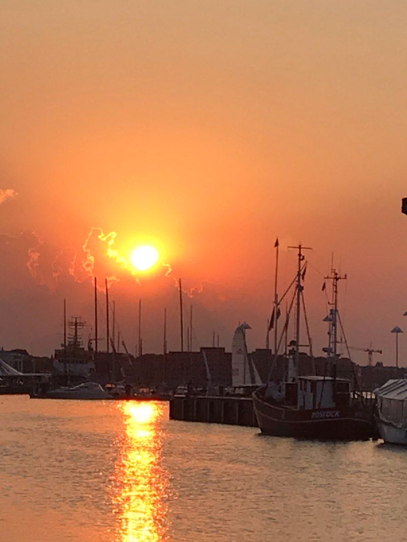 walking near me in Wallanlagen in winter