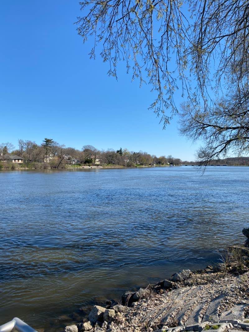 walking near me in Sinnissippi Park and Golf Course in winter