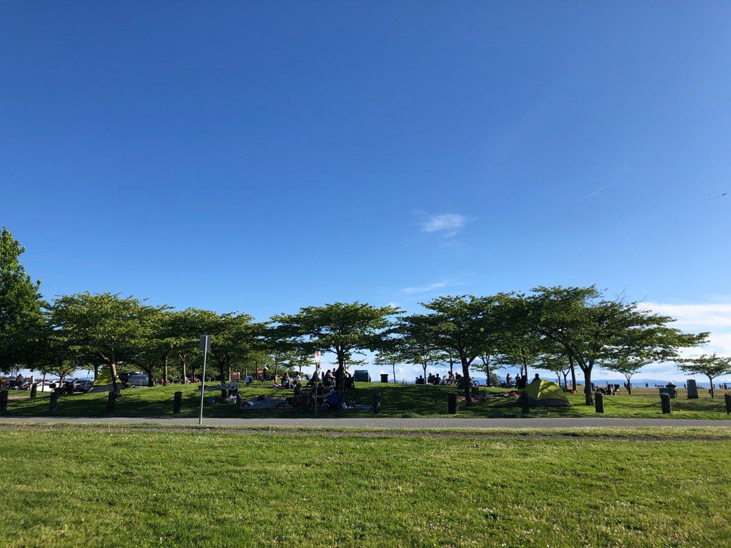 walking near me in Garry Point Park in winter