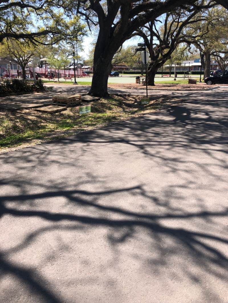 walking near me in Heritage Park in winter