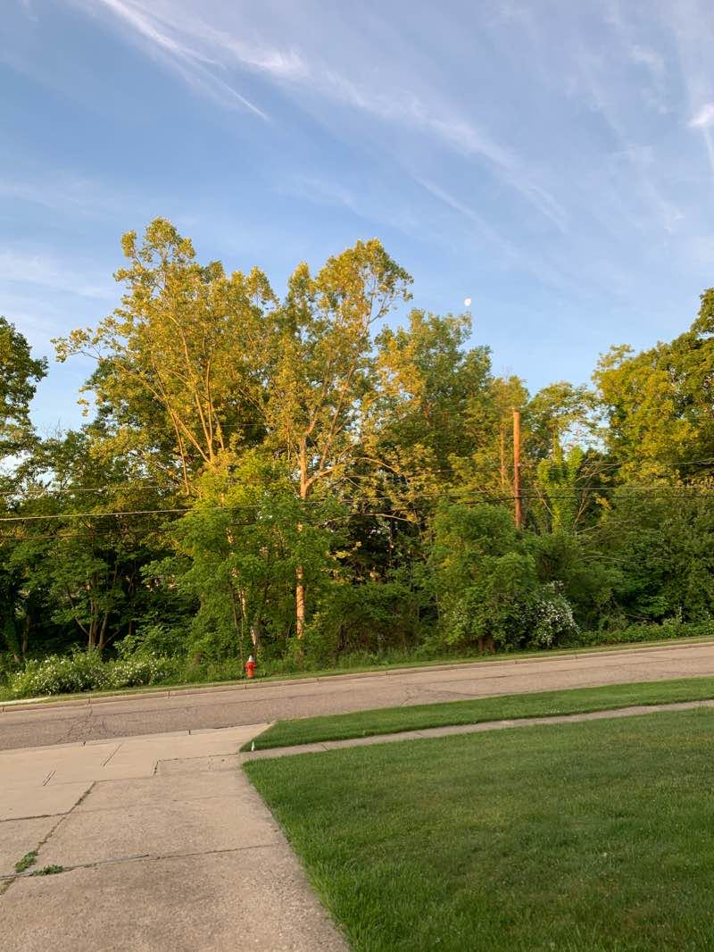 walking near me in Twinsburg Public Square in winter