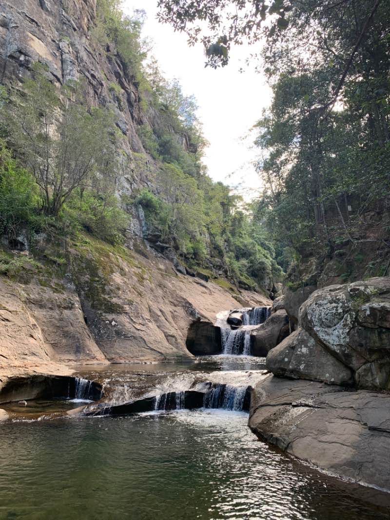 walking near me in Macquarie Pass National Park in summer