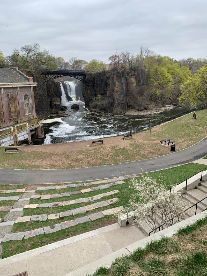 walking near me in Overlook Park in winter