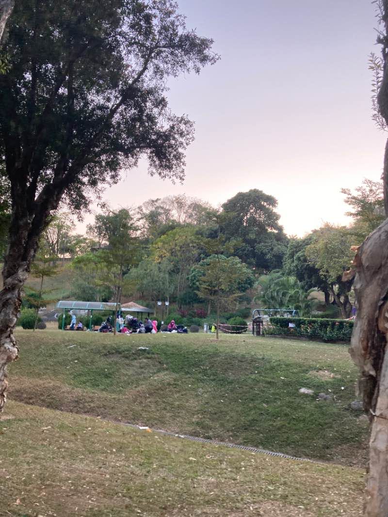 walking near me in Yuen Long Park in winter