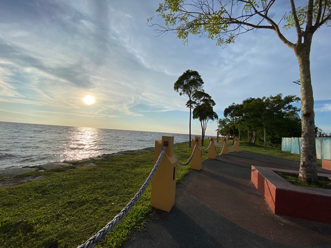 walking near me in Bintulu History and Cultural Corridor in winter