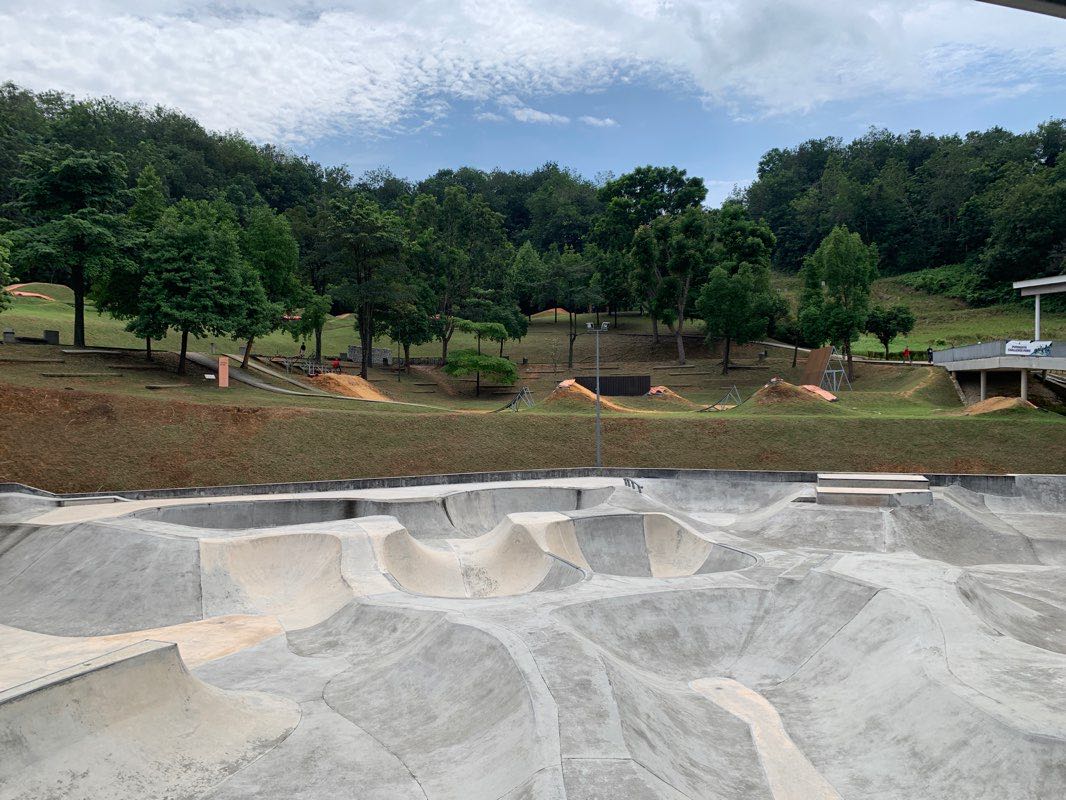 walking near me in Challenge Park in winter