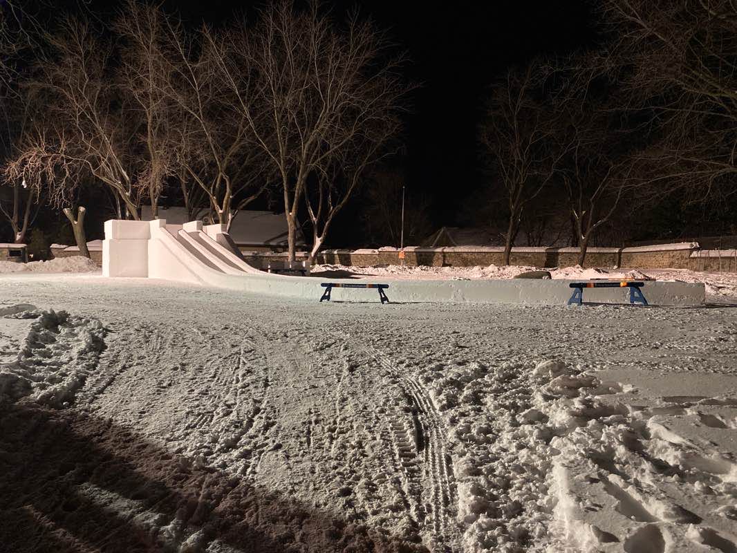 walking near me in Promenade de la Rivière-du-Chêne in winter