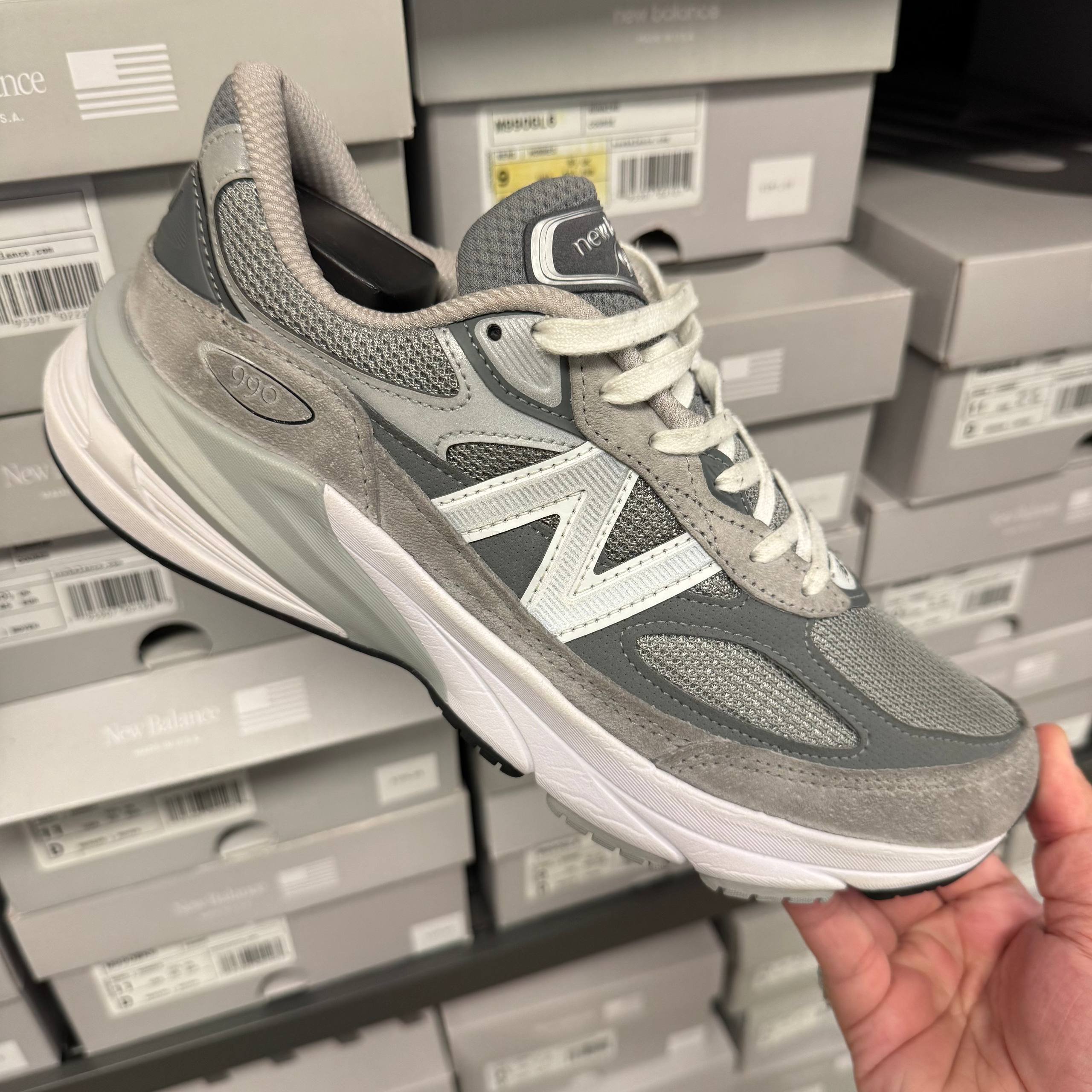 990