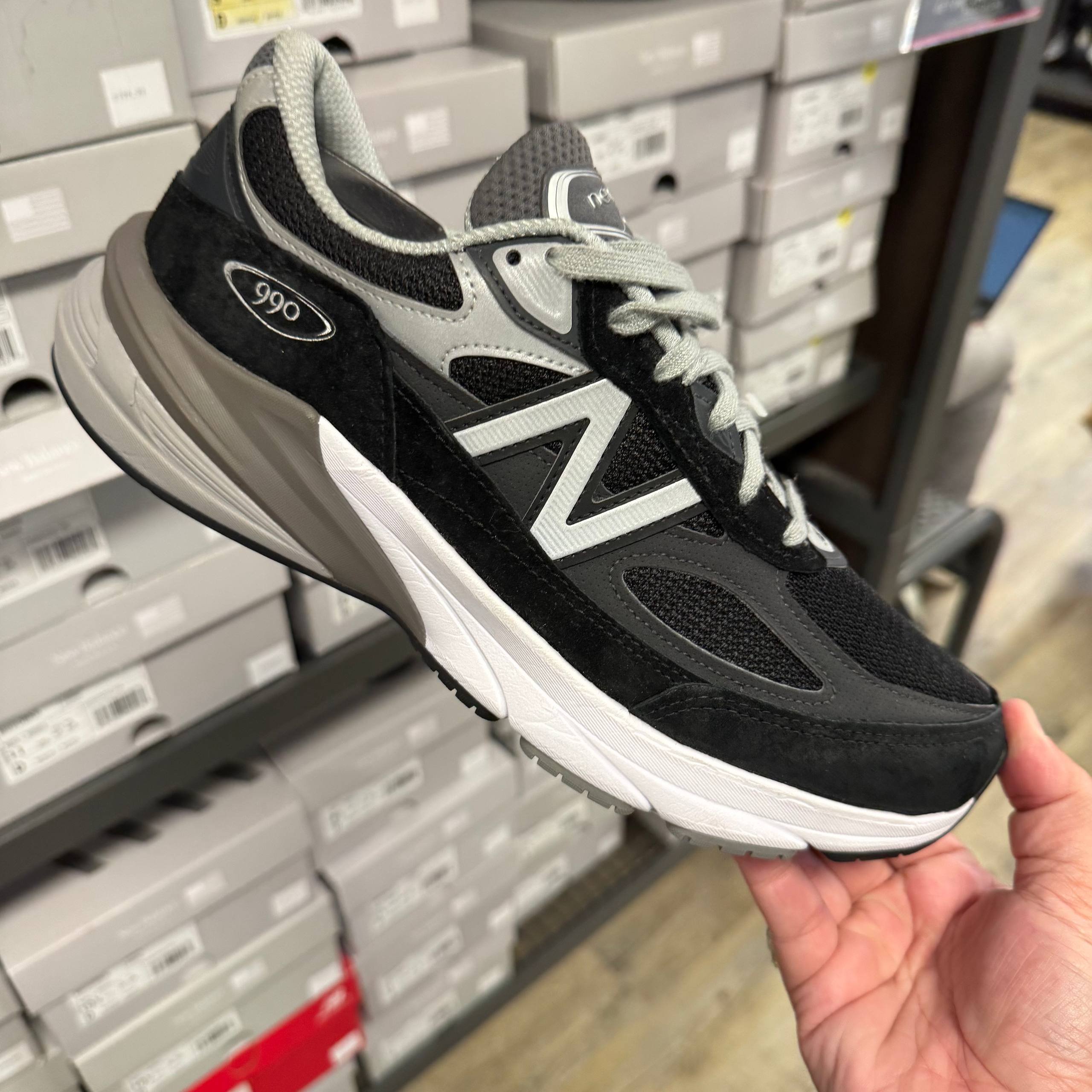 990
