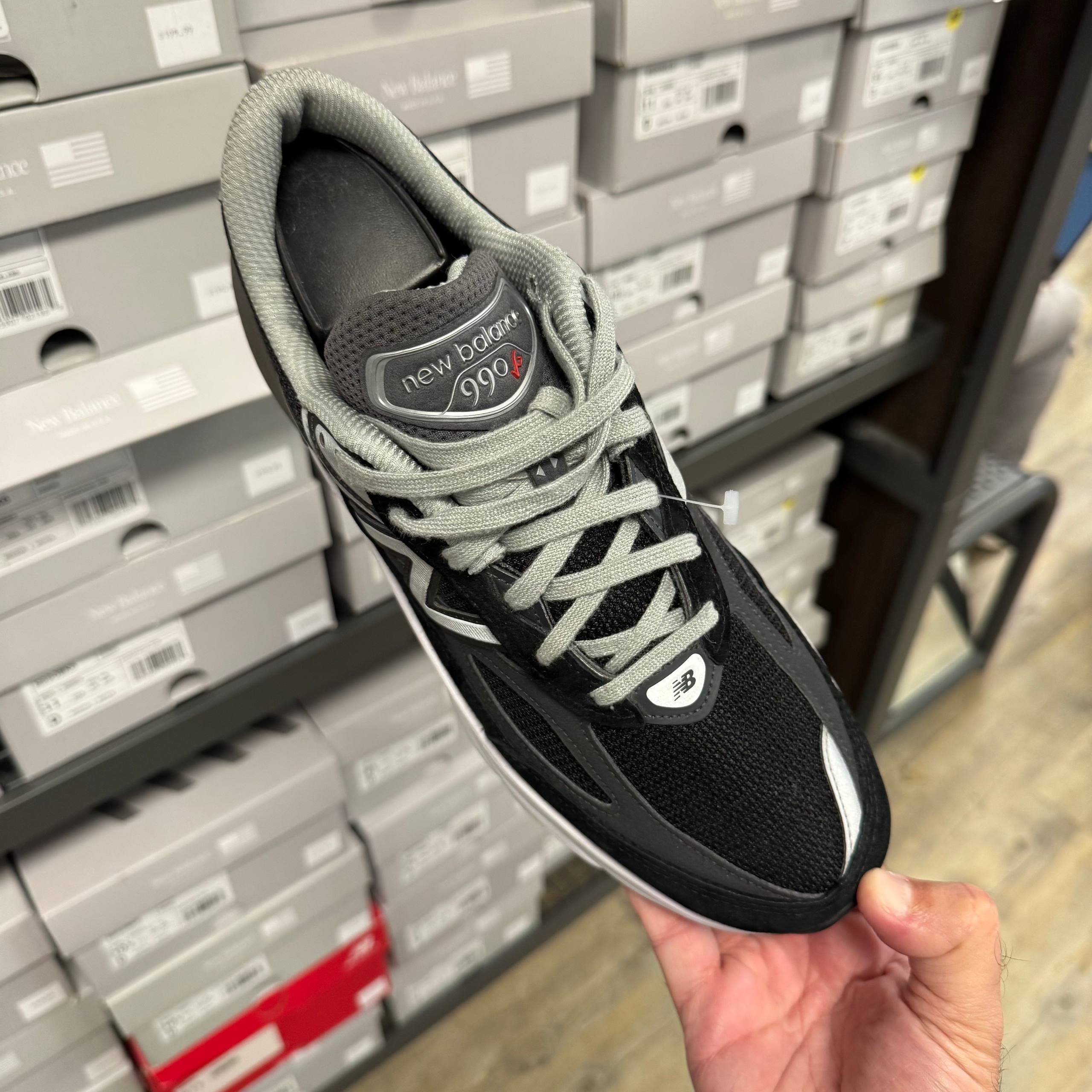 990