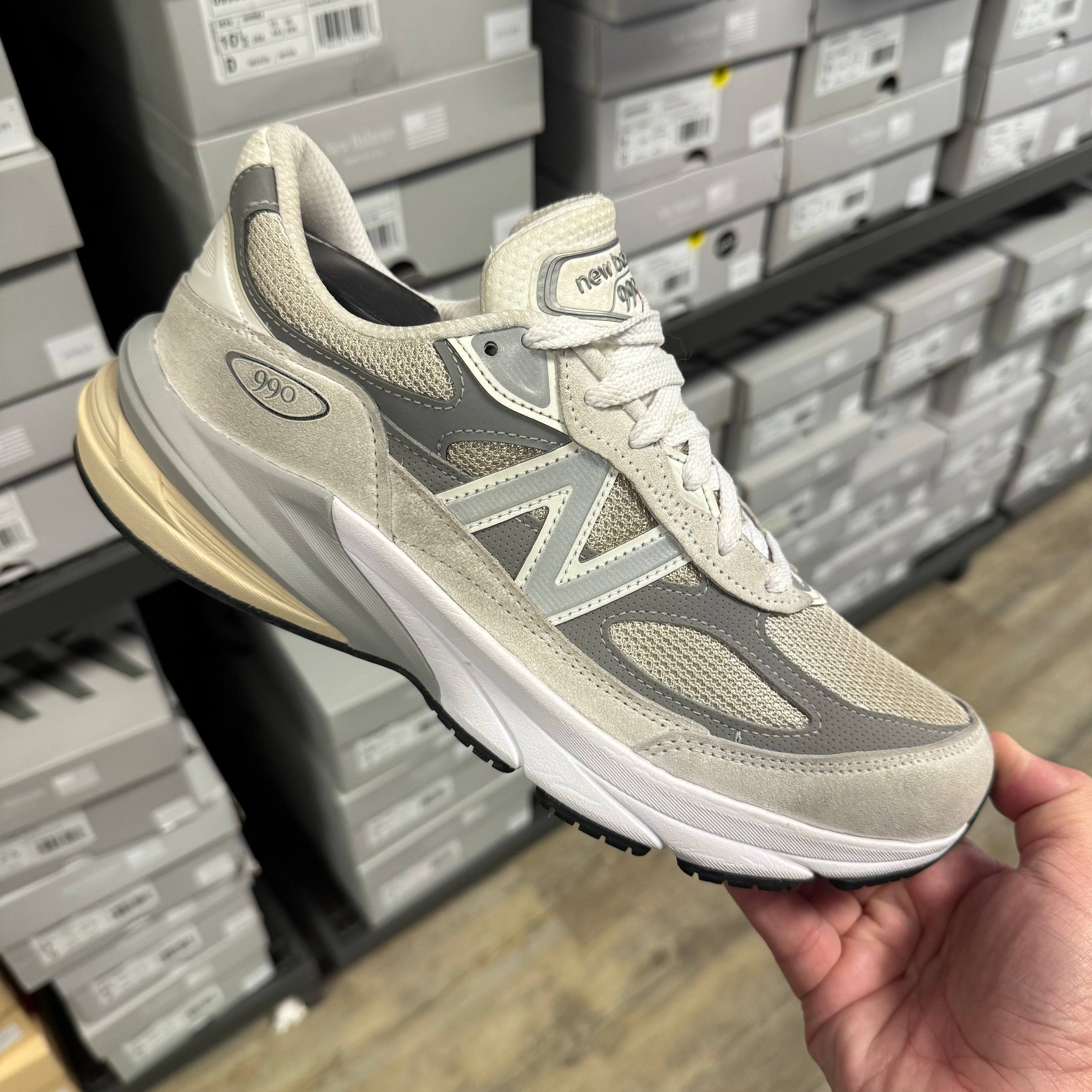 990