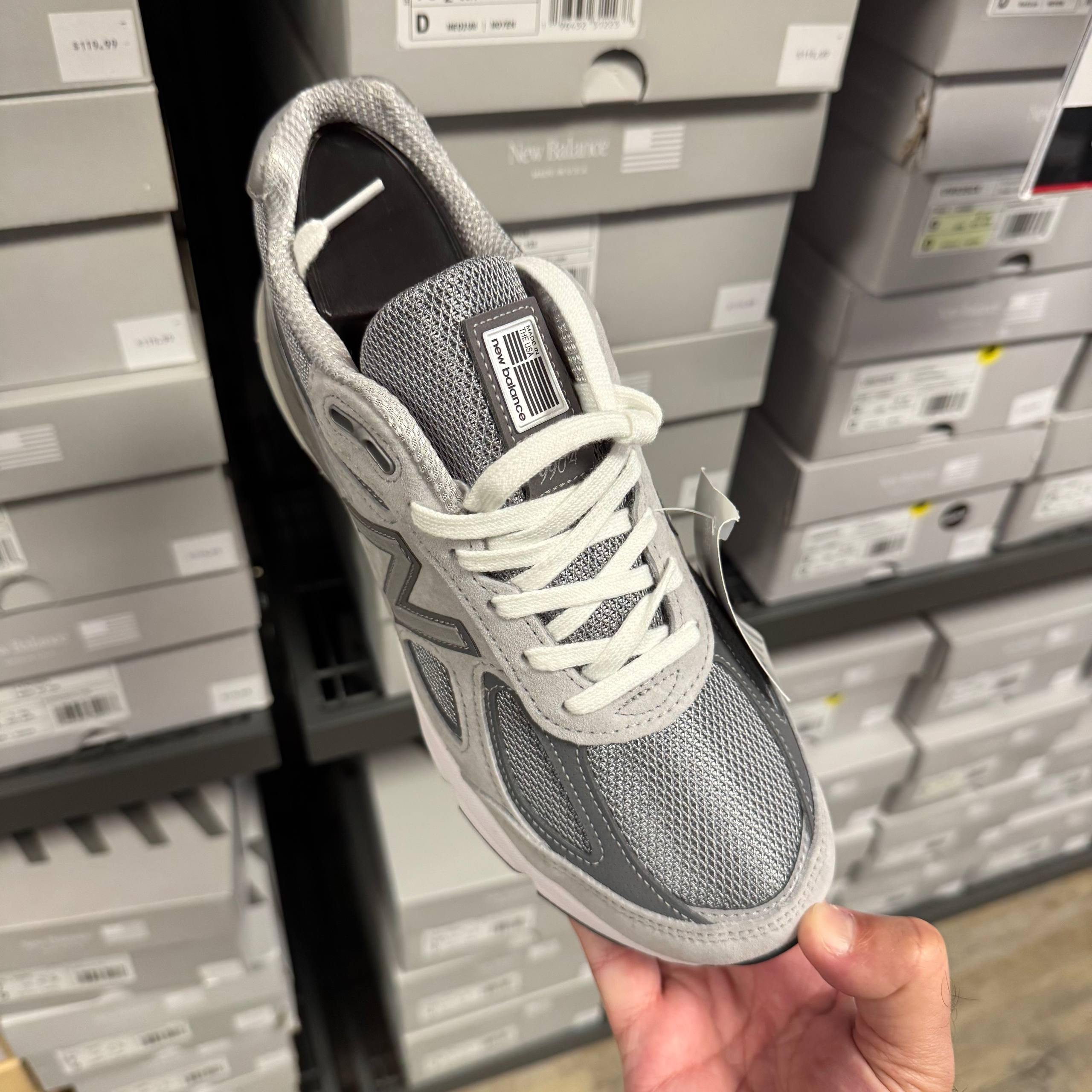 990