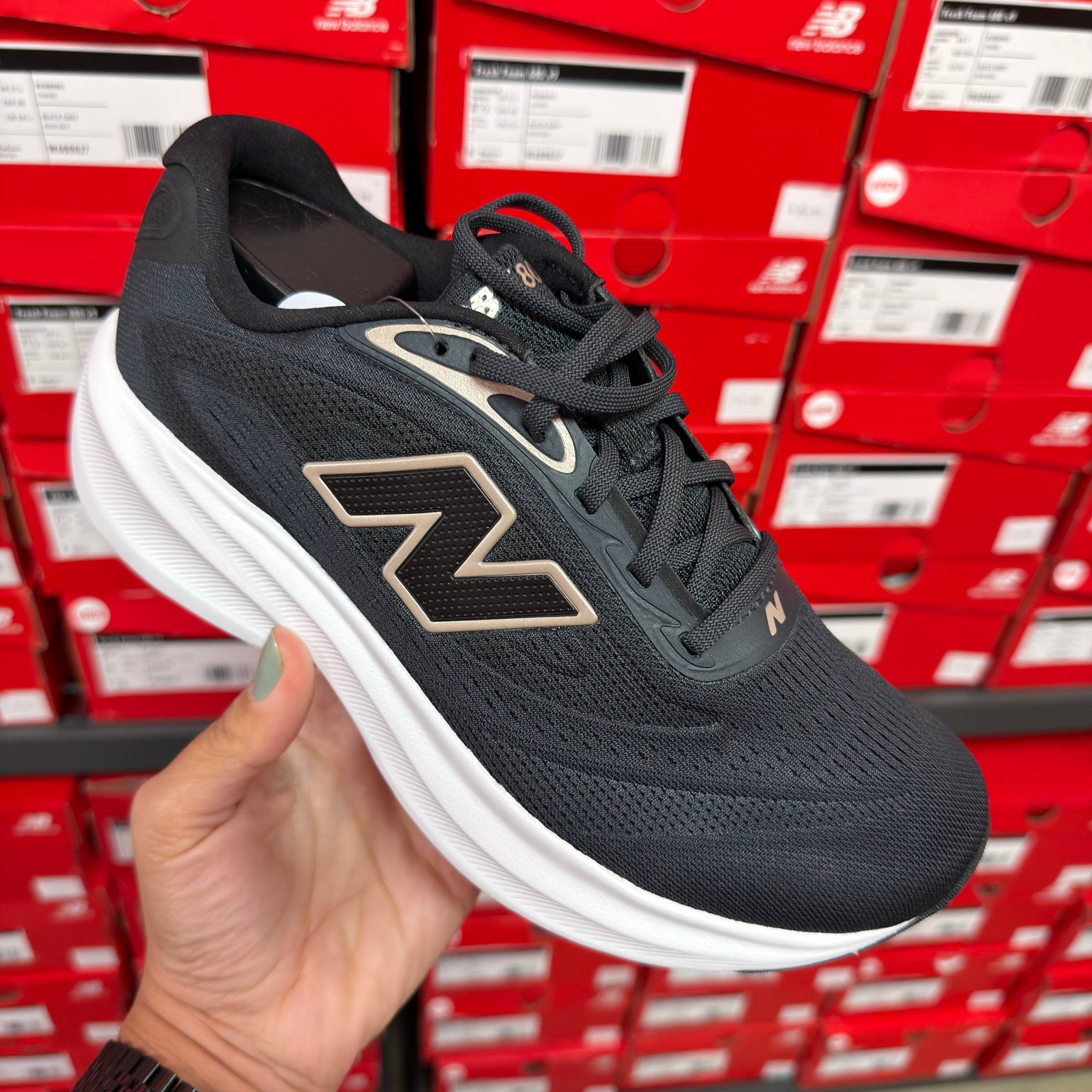 FRESH FOAM 680  - NECESSÁRIO A COMPRA DE + 1 TÊNIS PARA ATIVAR O DESCONTO
