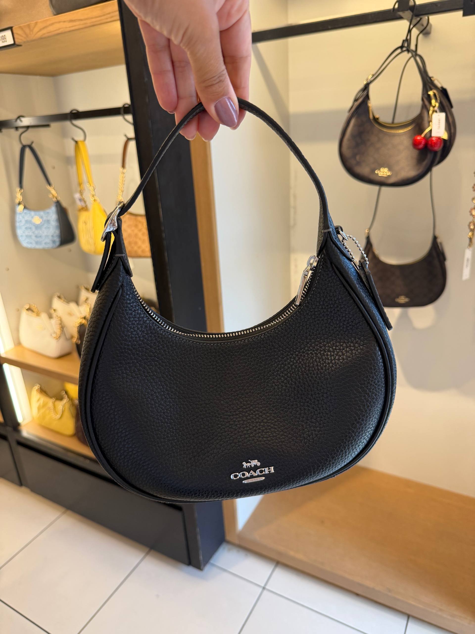 BOLSA DE OMBRO COM ALÇA EXTRA