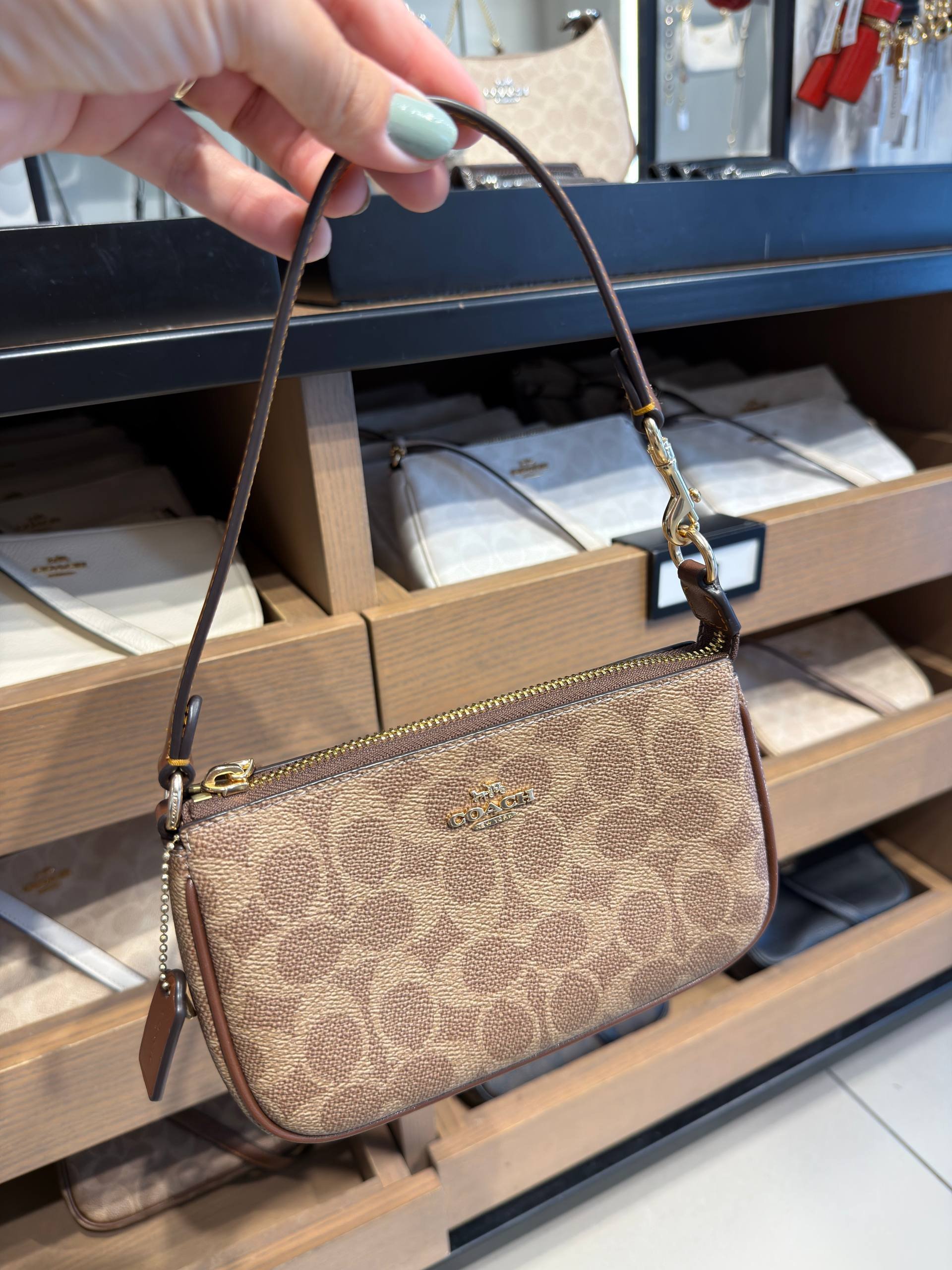 BOLSA DE OMBRO MINI - NOLITA 19