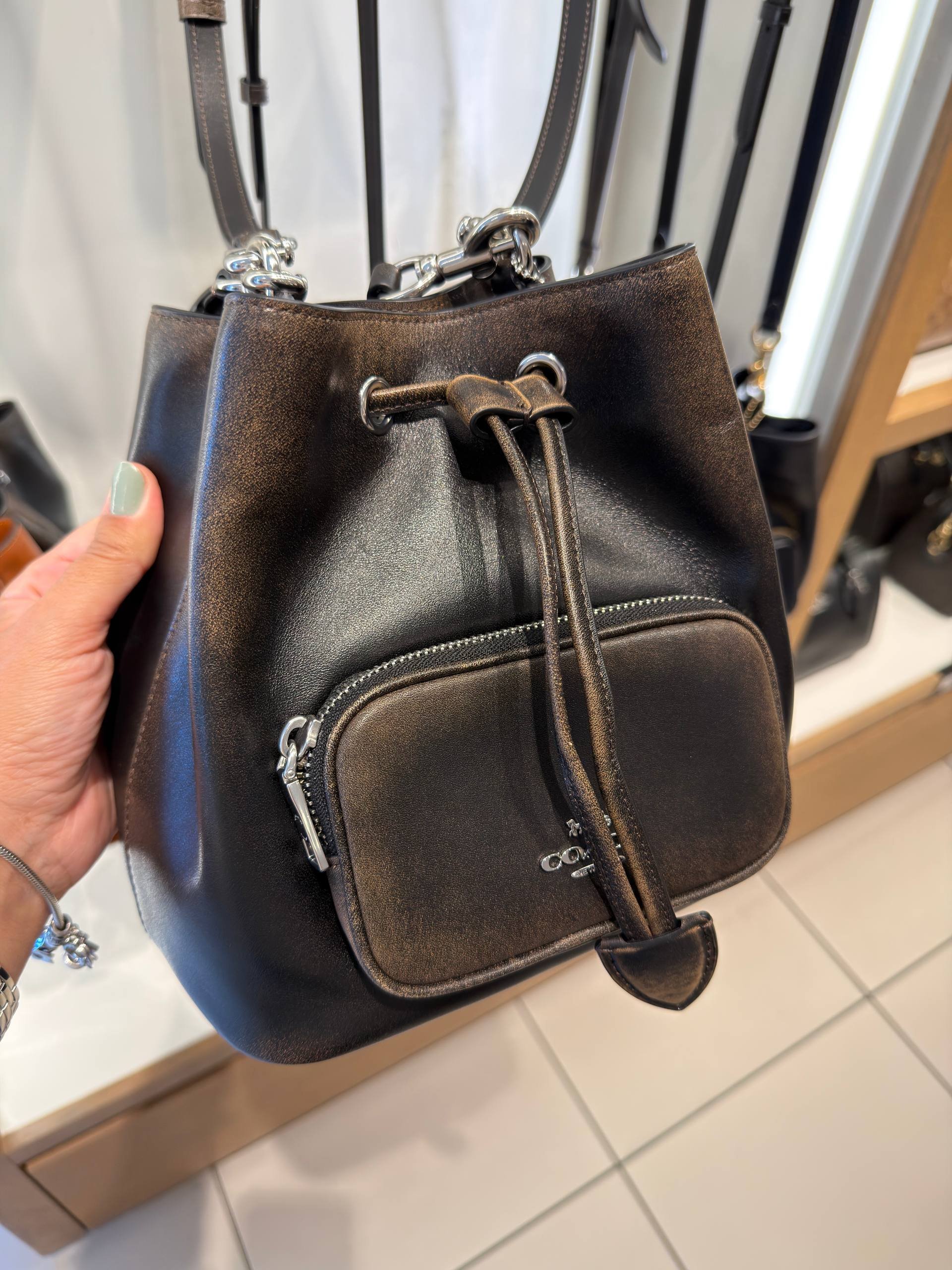 BOLSA DE OMBRO COM ALÇA EXTRA