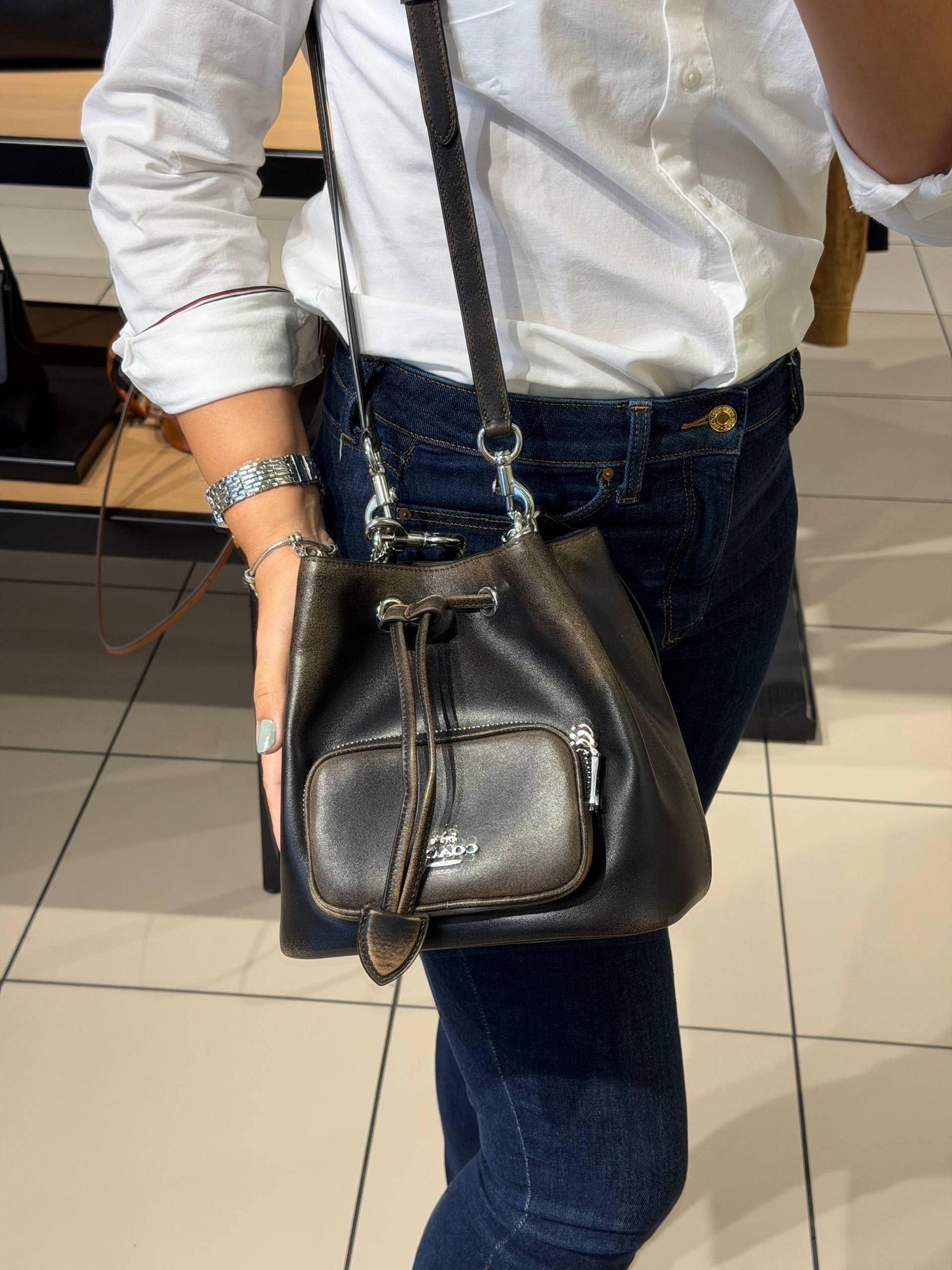 BOLSA DE OMBRO COM ALÇA EXTRA