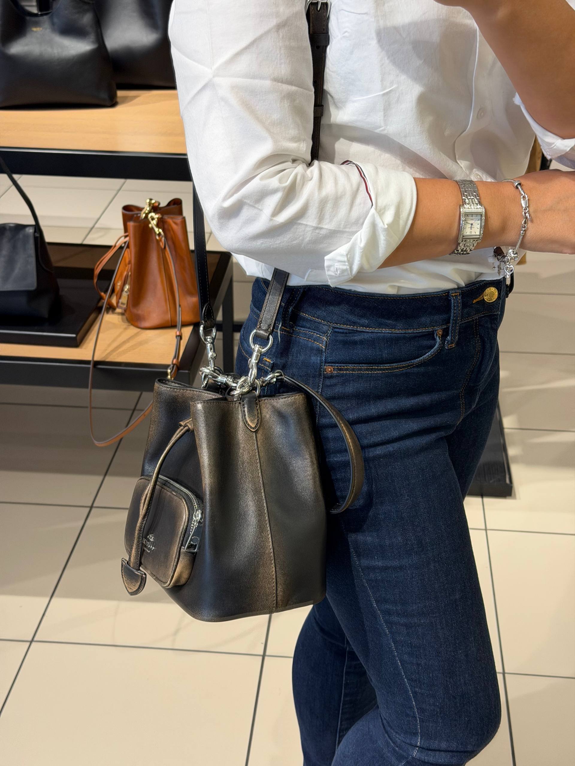 BOLSA DE OMBRO COM ALÇA EXTRA