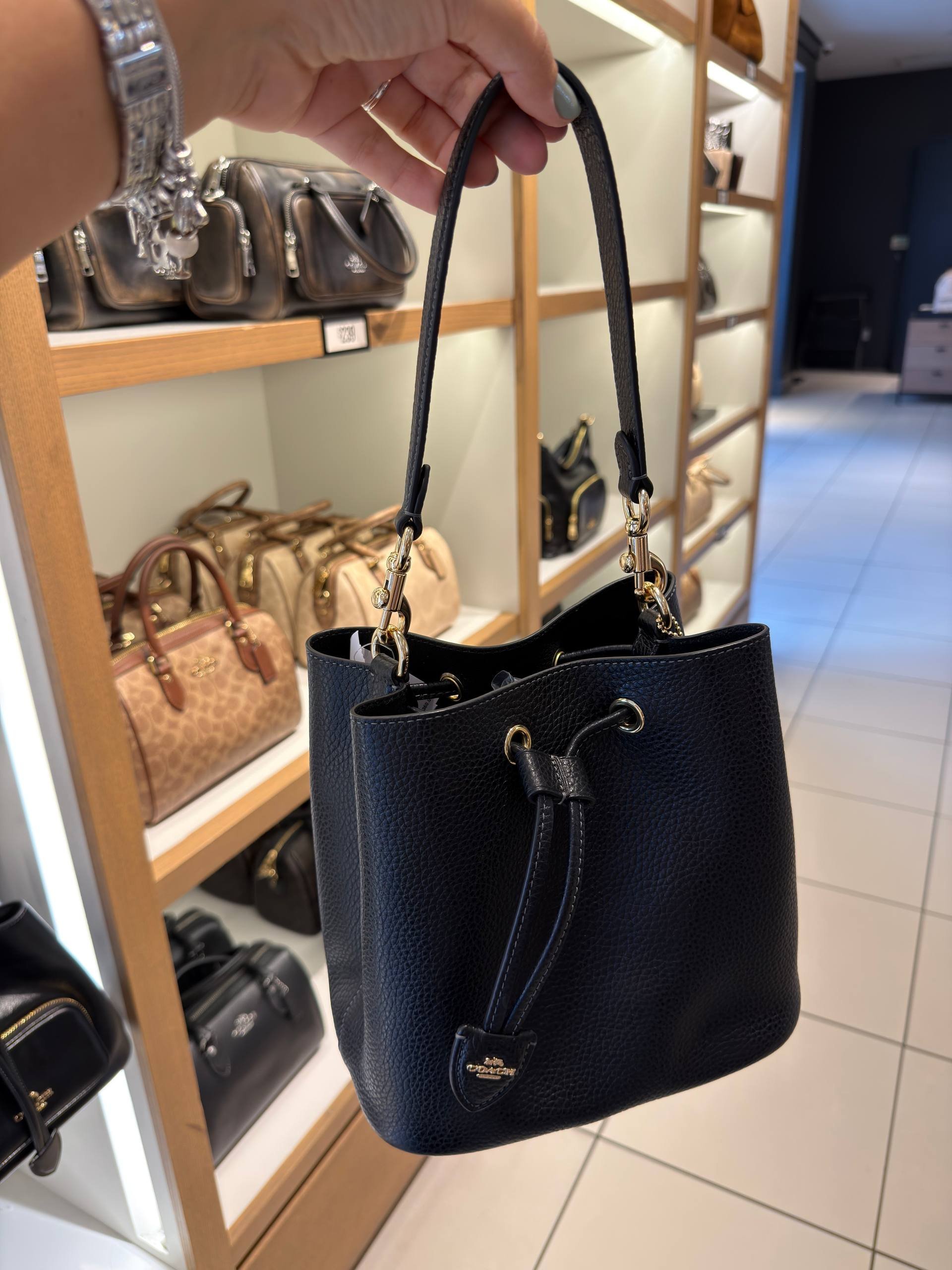 BOLSA DE OMBRO COM ALÇA EXTRA