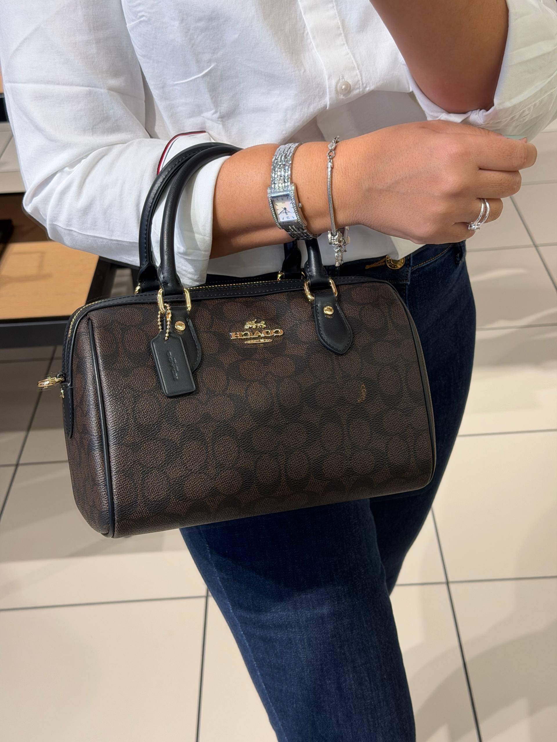 BOLSA DE MÃO COM ALÇA EXTRA