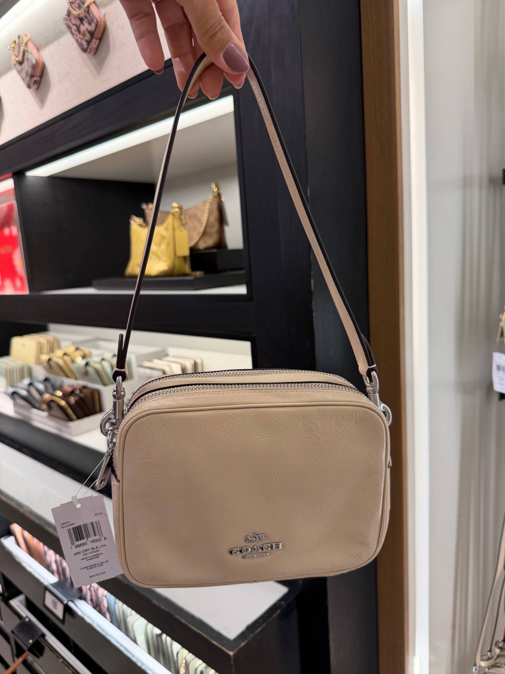 BOLSA DE OMBRO COM ALÇA EXTRA