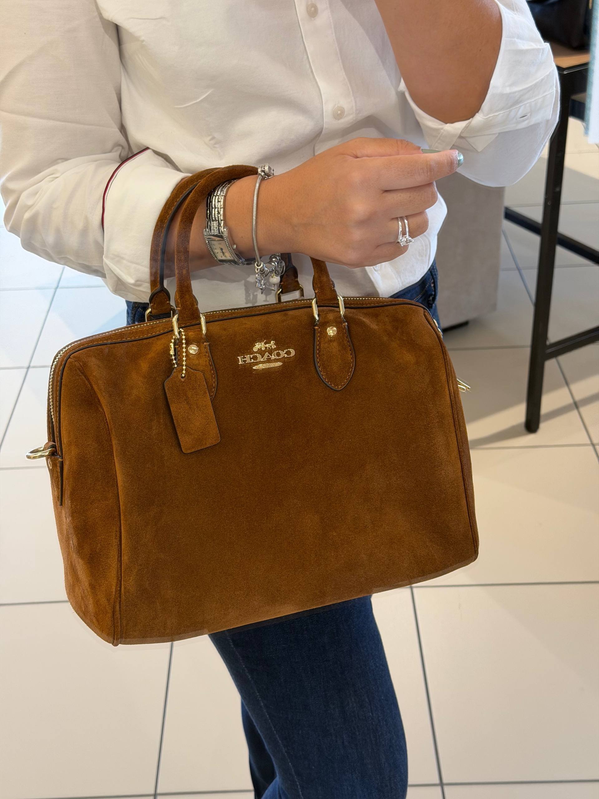 BOLSA DE MÃO COM ALÇA EXTRA