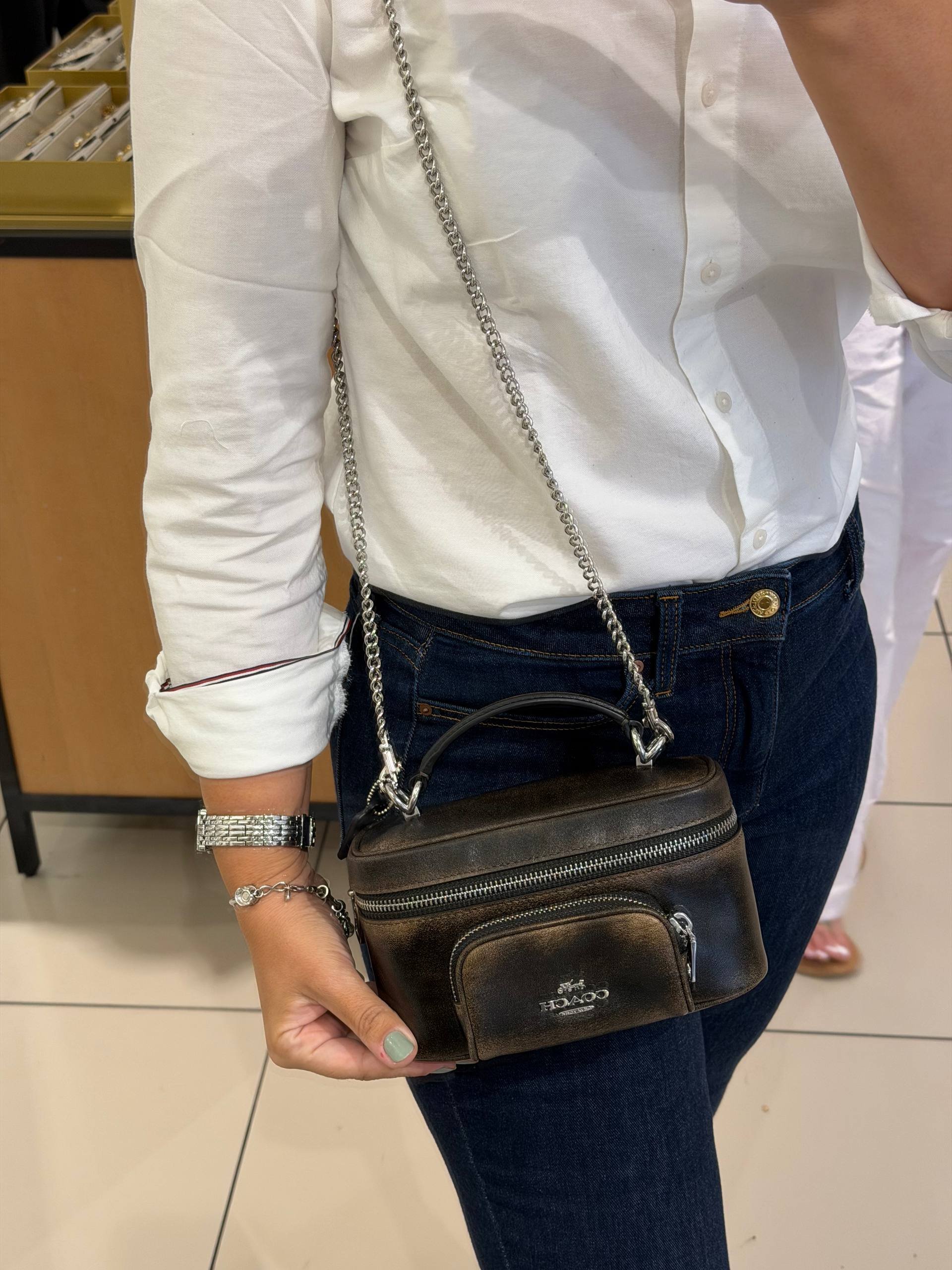 BOLSA DE MÃO COM DUAS ALÇAS EXTRA