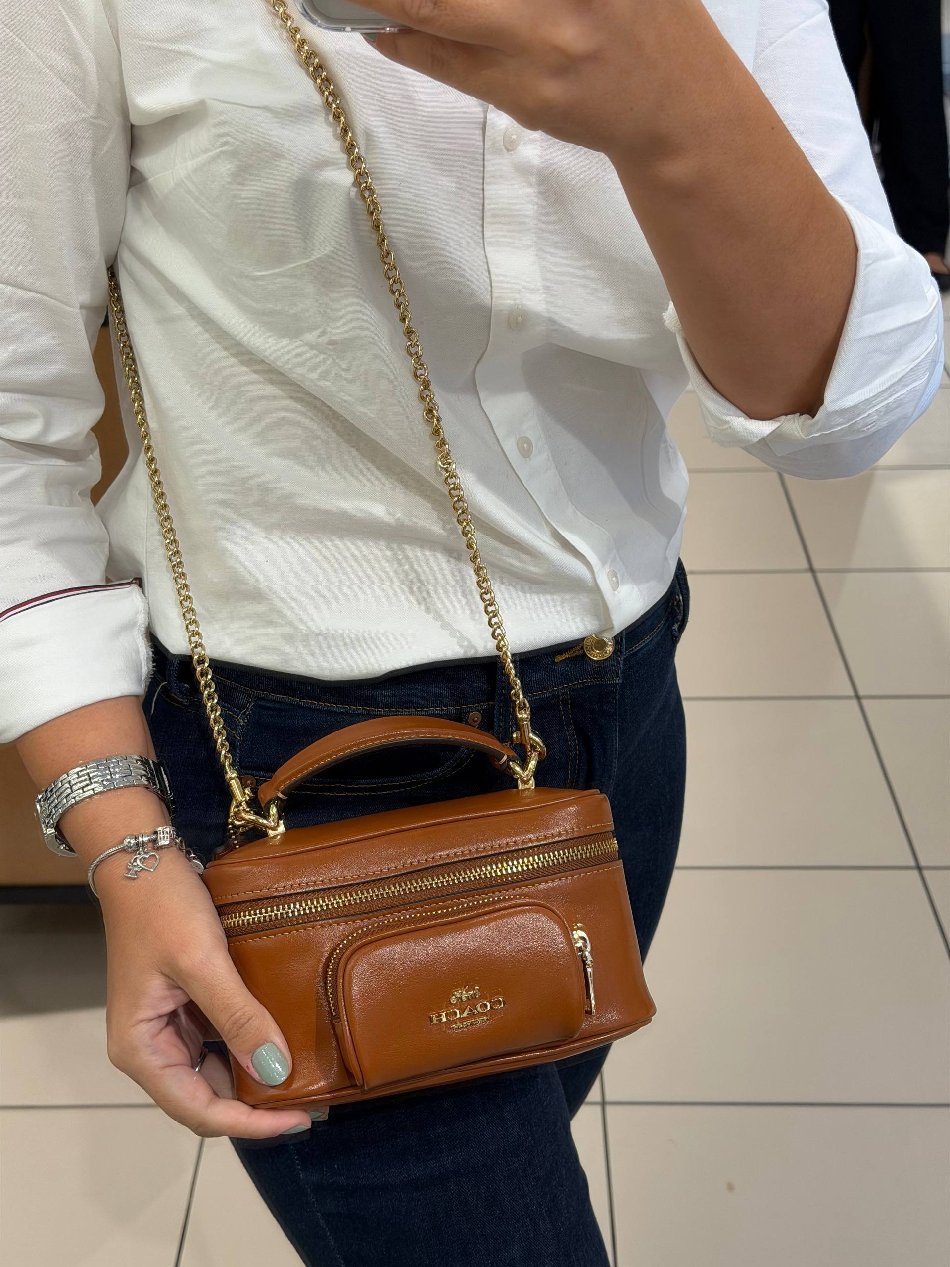 BOLSA DE MÃO COM DUAS ALÇAS EXTRA