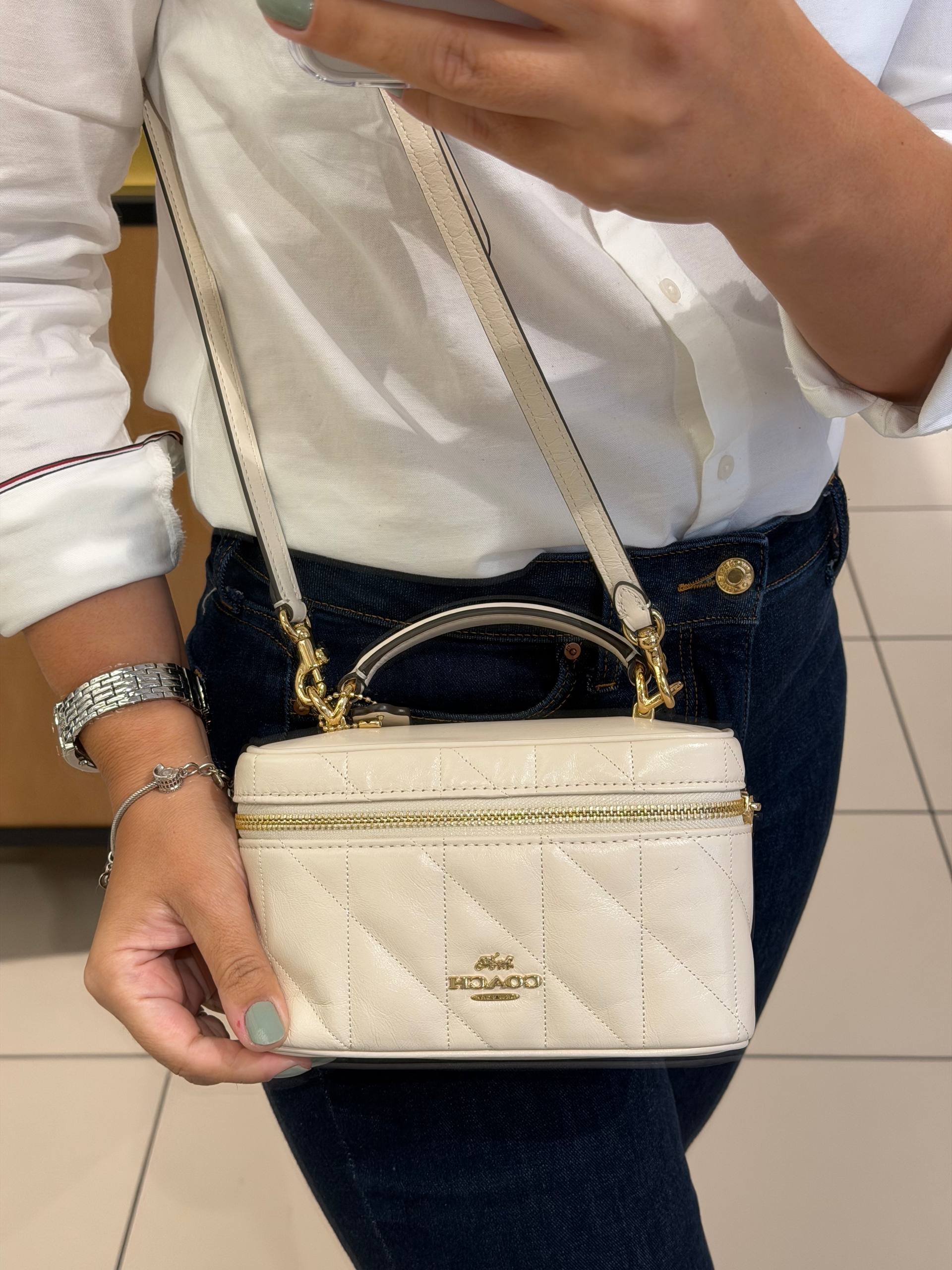 BOLSA DE MÃO COM ALÇA EXTRA