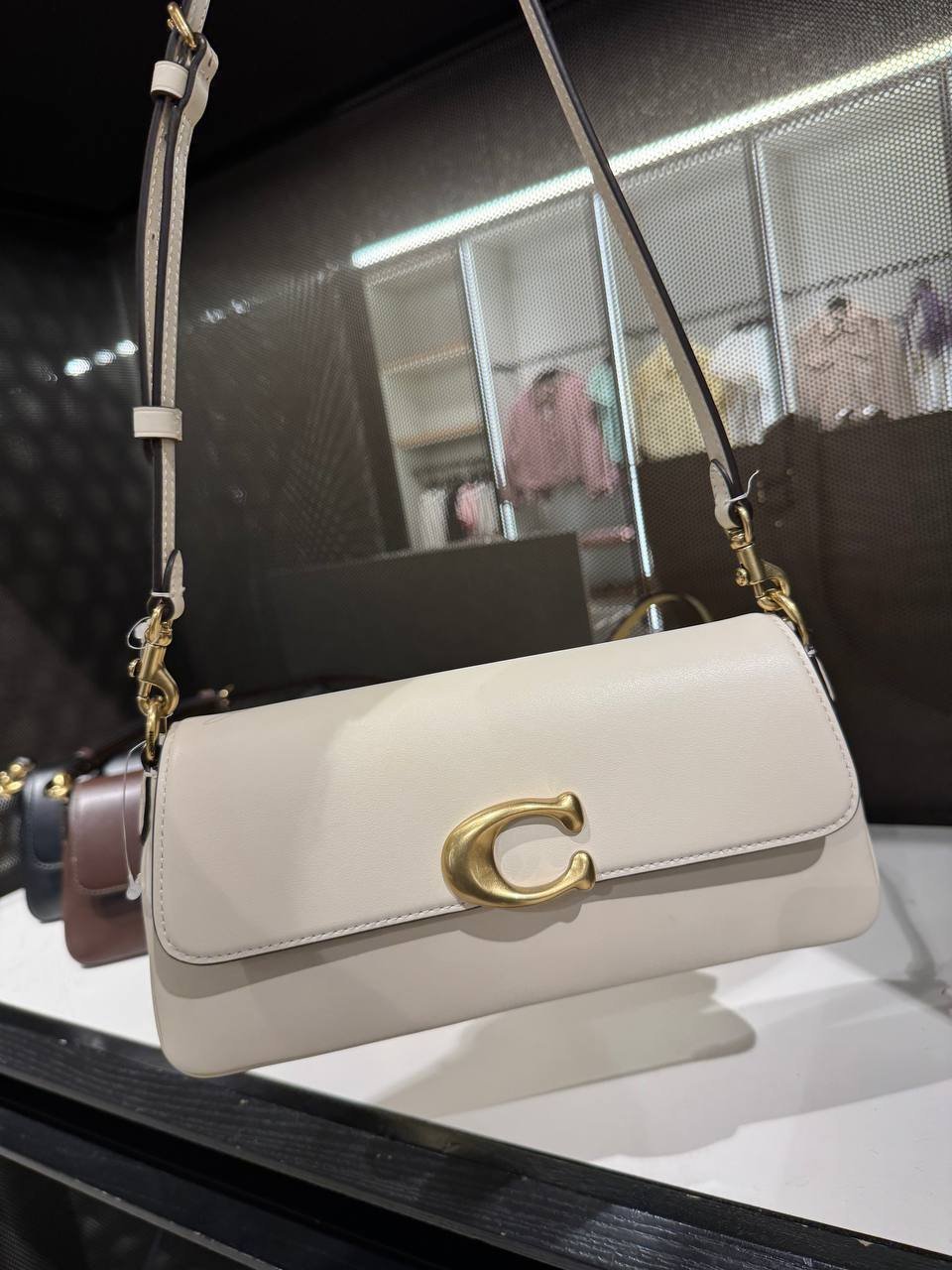 BOLSA DE OMBRO COM ALÇA EXTRA