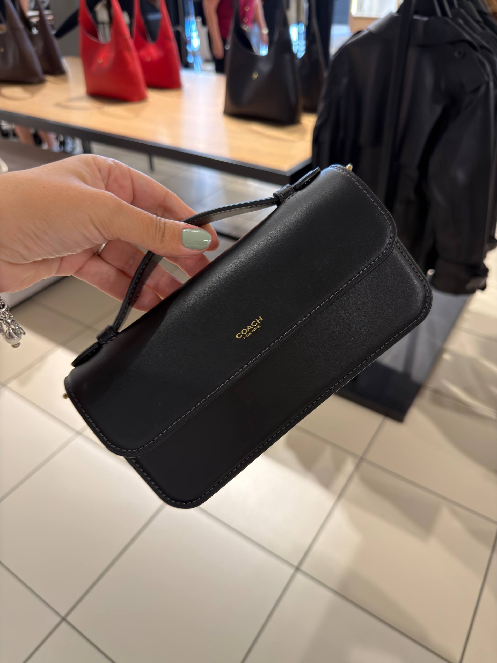 BOLSA DE DE MÃO COM ALÇA EXTRA