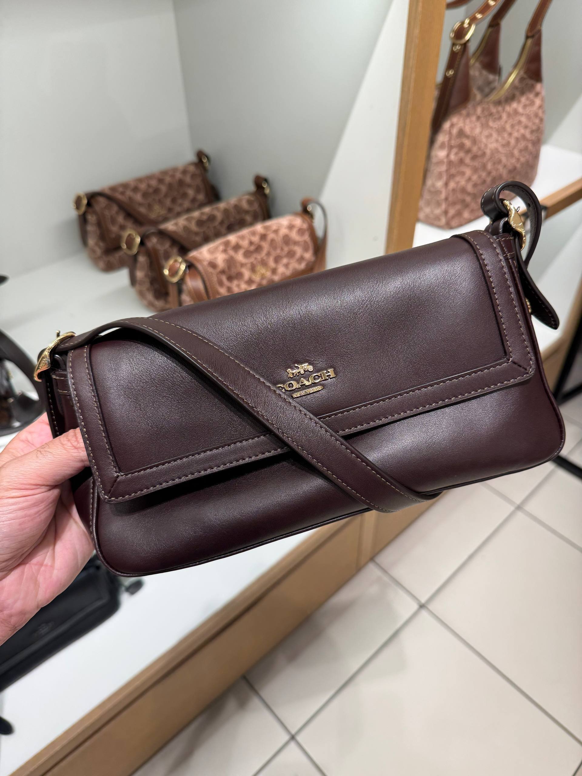 BOLSA DE OMBRO COM ALÇA EXTRA