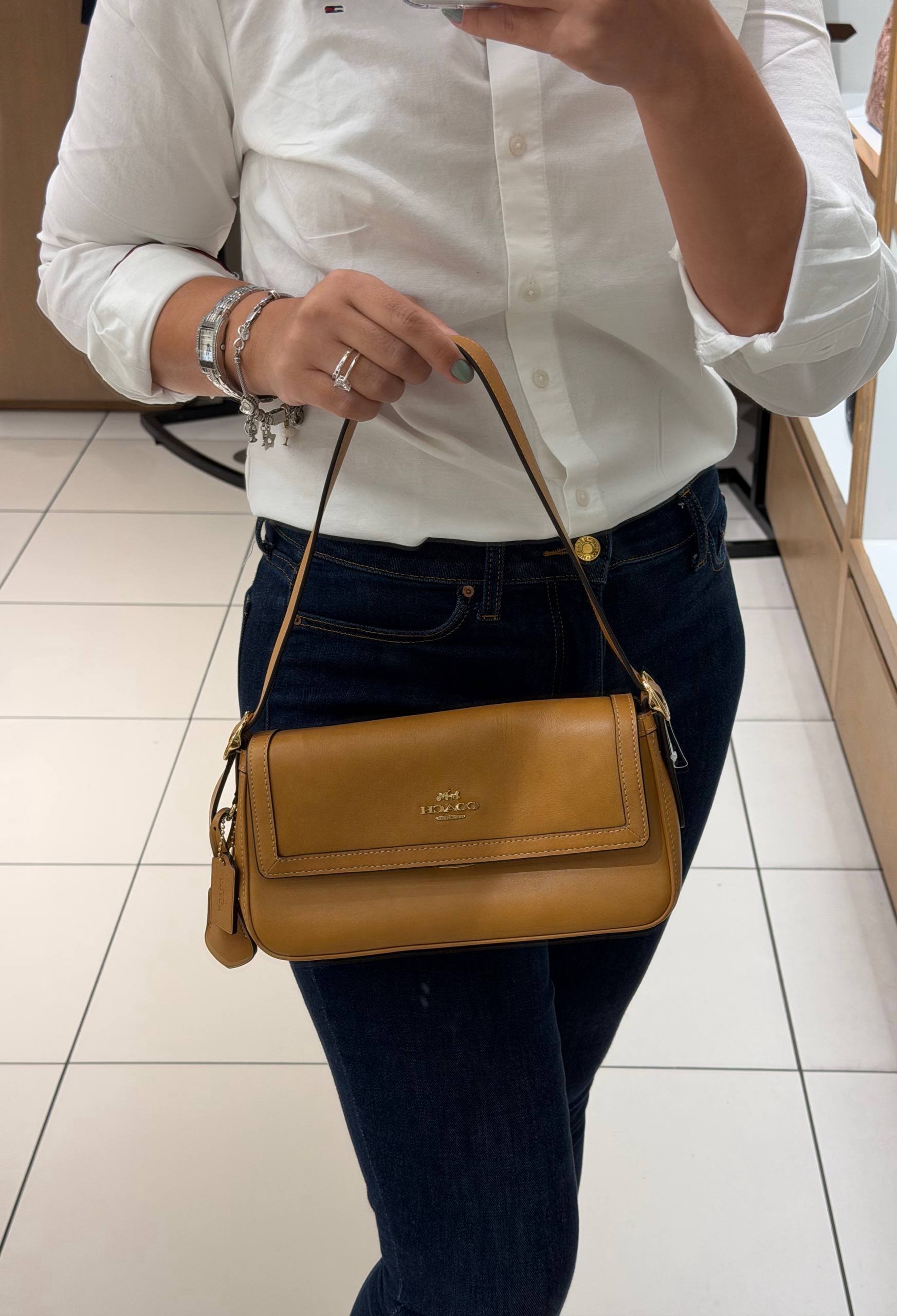 BOLSA DE OMBRO COM ALÇA EXTRA