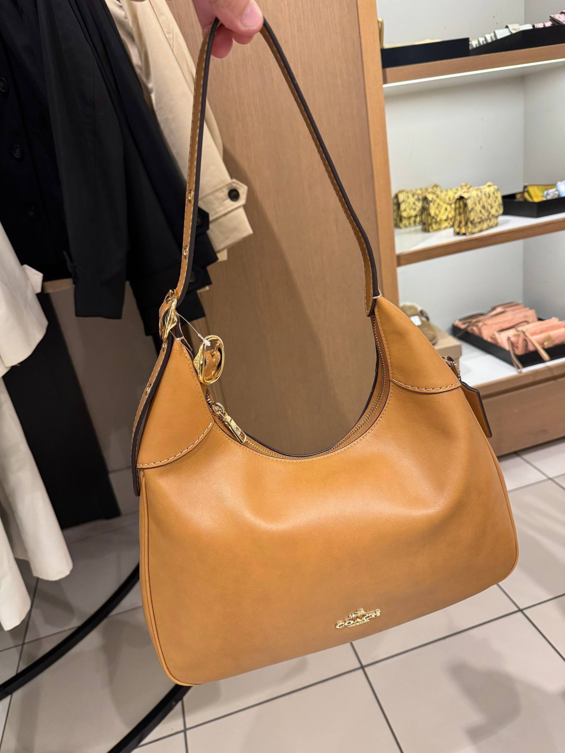 BOLSA DE OMBRO COM ALÇA EXTRA