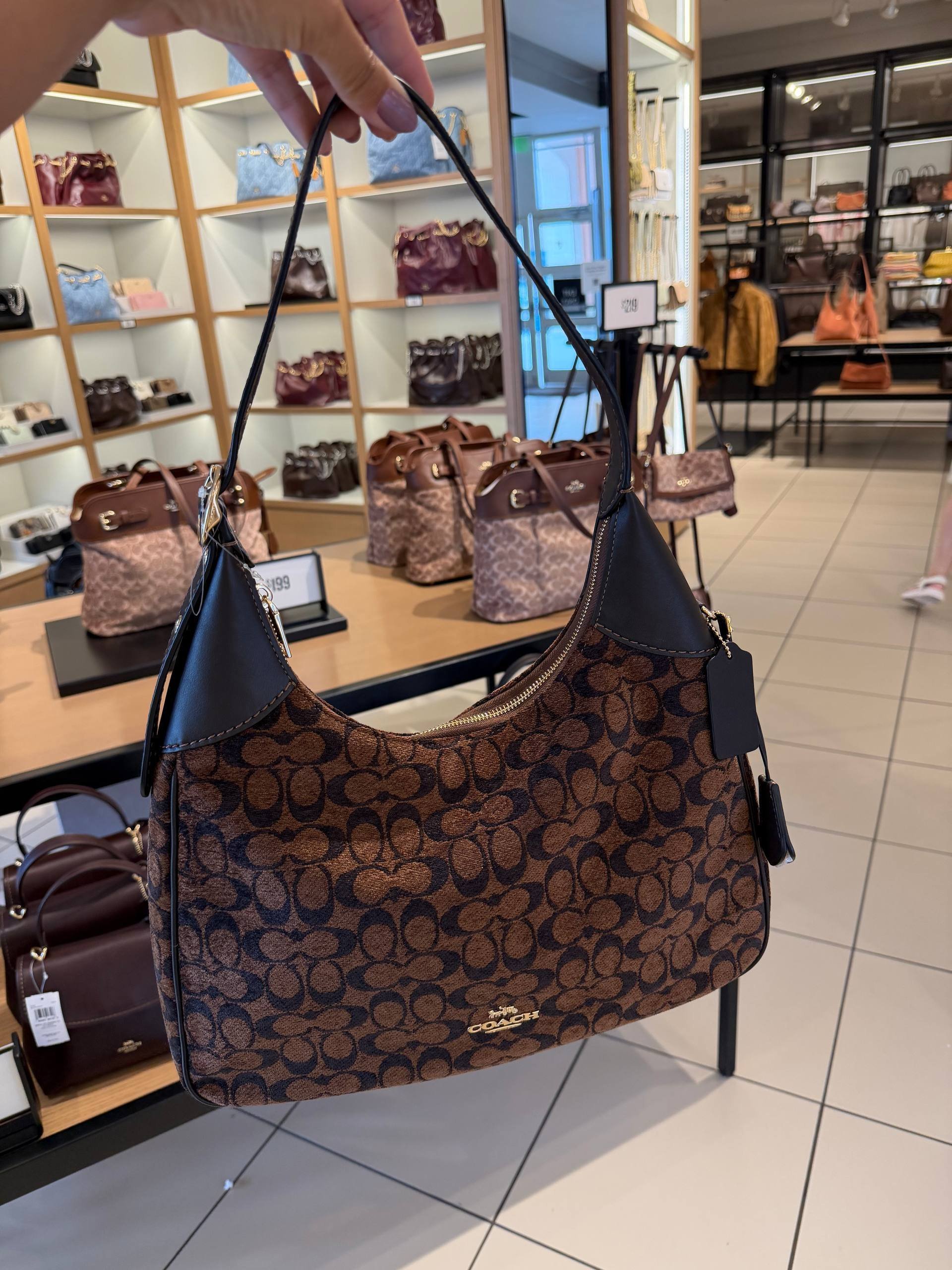 BOLSA DE OMBRO COM ALÇA EXTRA