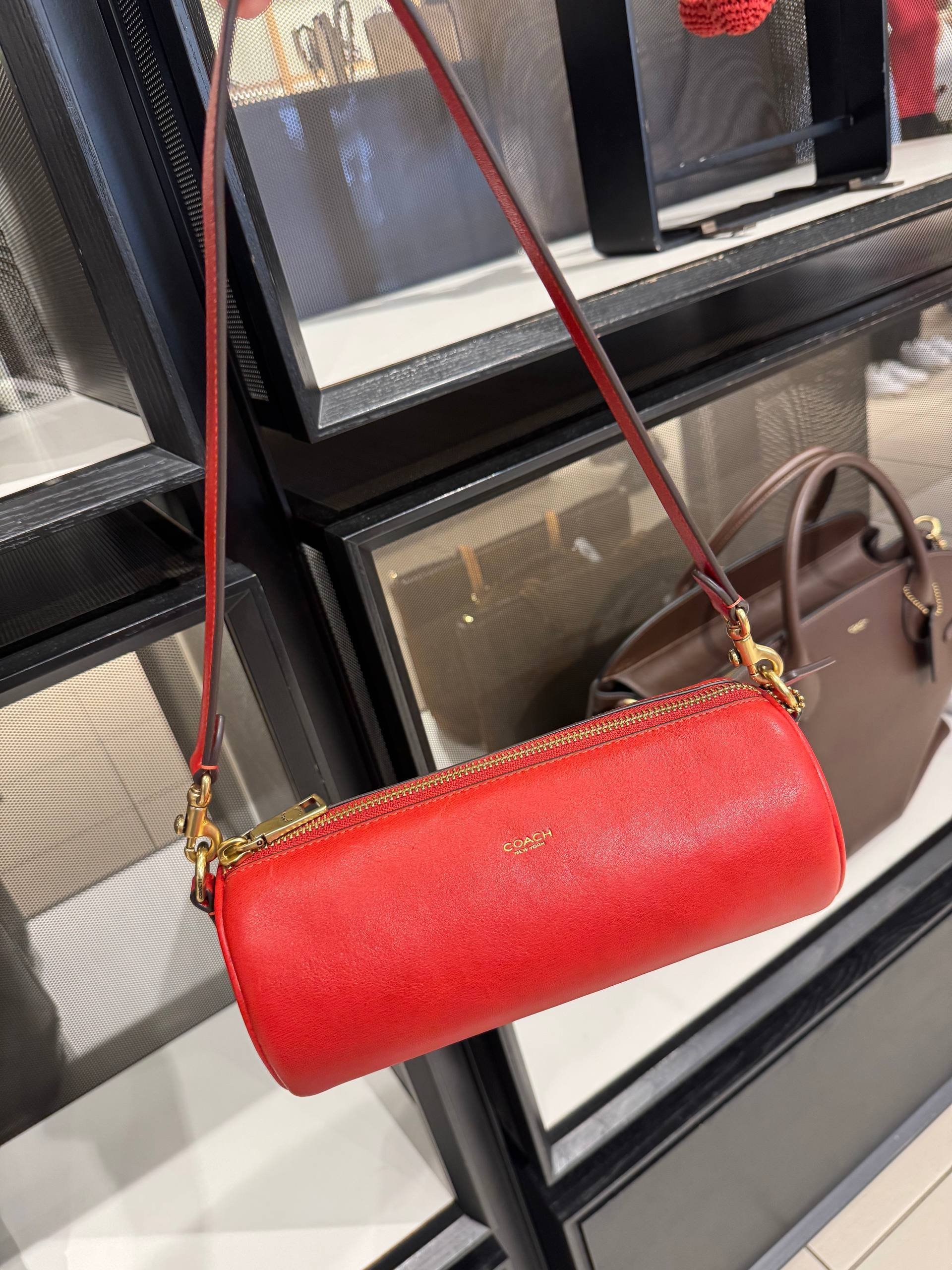 BOLSA DE OMBRO COM ALÇA EXTRA