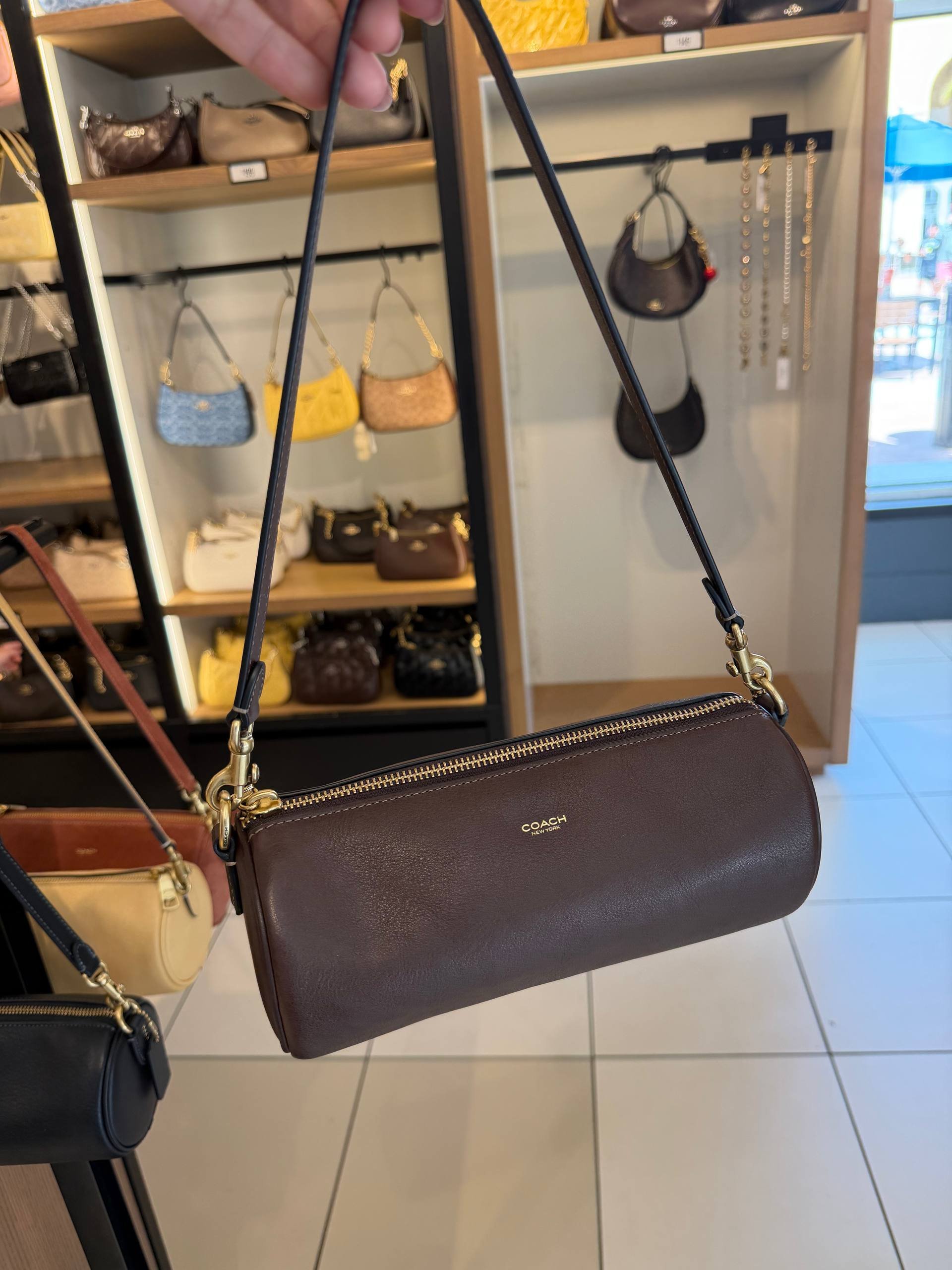 BOLSA DE OMBRO COM ALÇA EXTRA