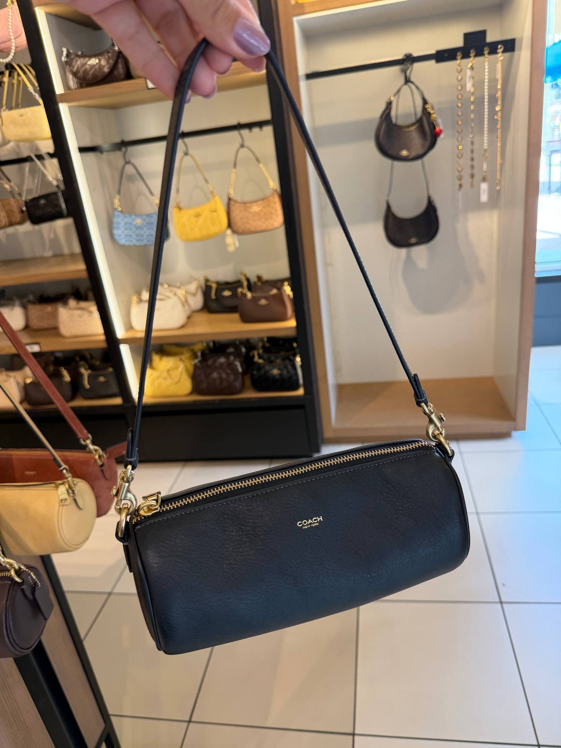 BOLSA DE OMBRO COM ALÇA EXTRA