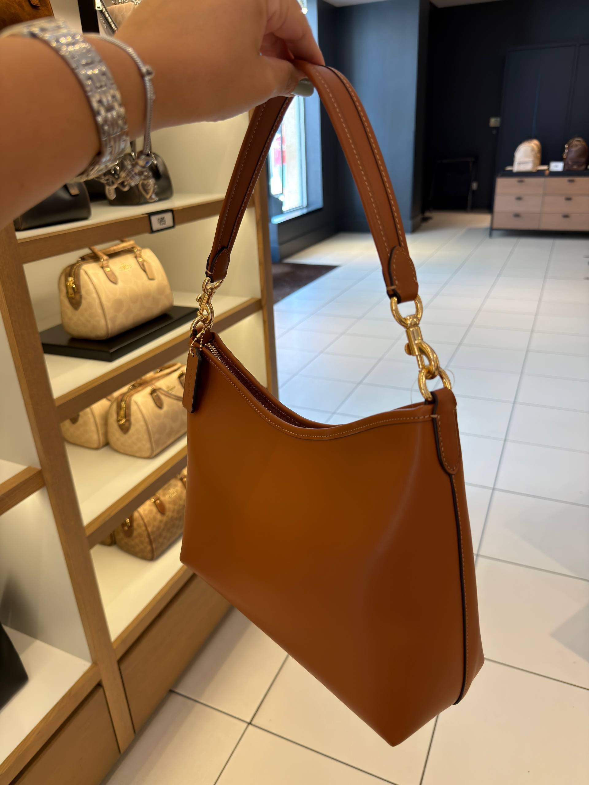 BOLSA DE OMBRO COM ALÇA EXTRA