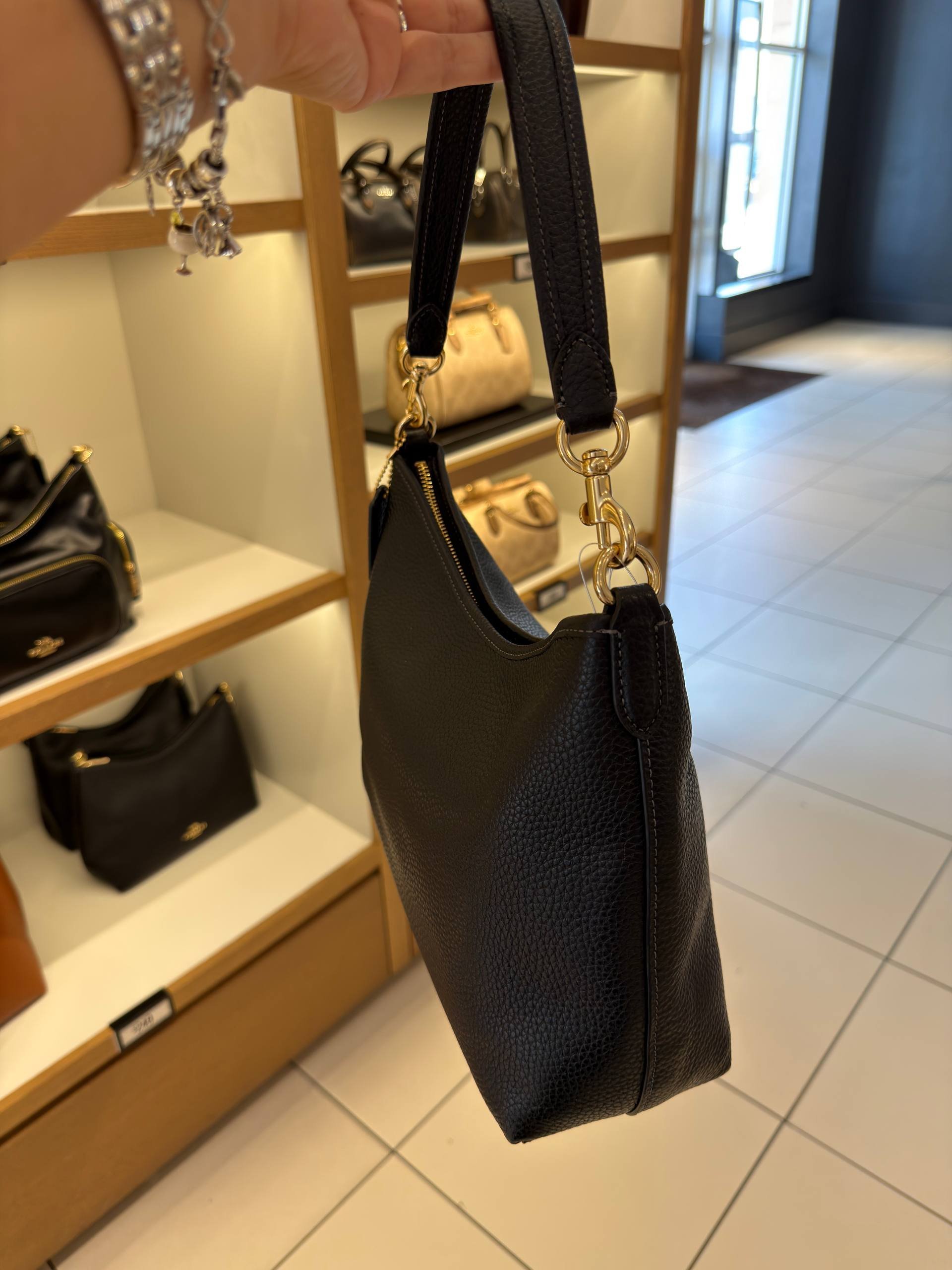 BOLSA DE OMBRO COM ALÇA EXTRA