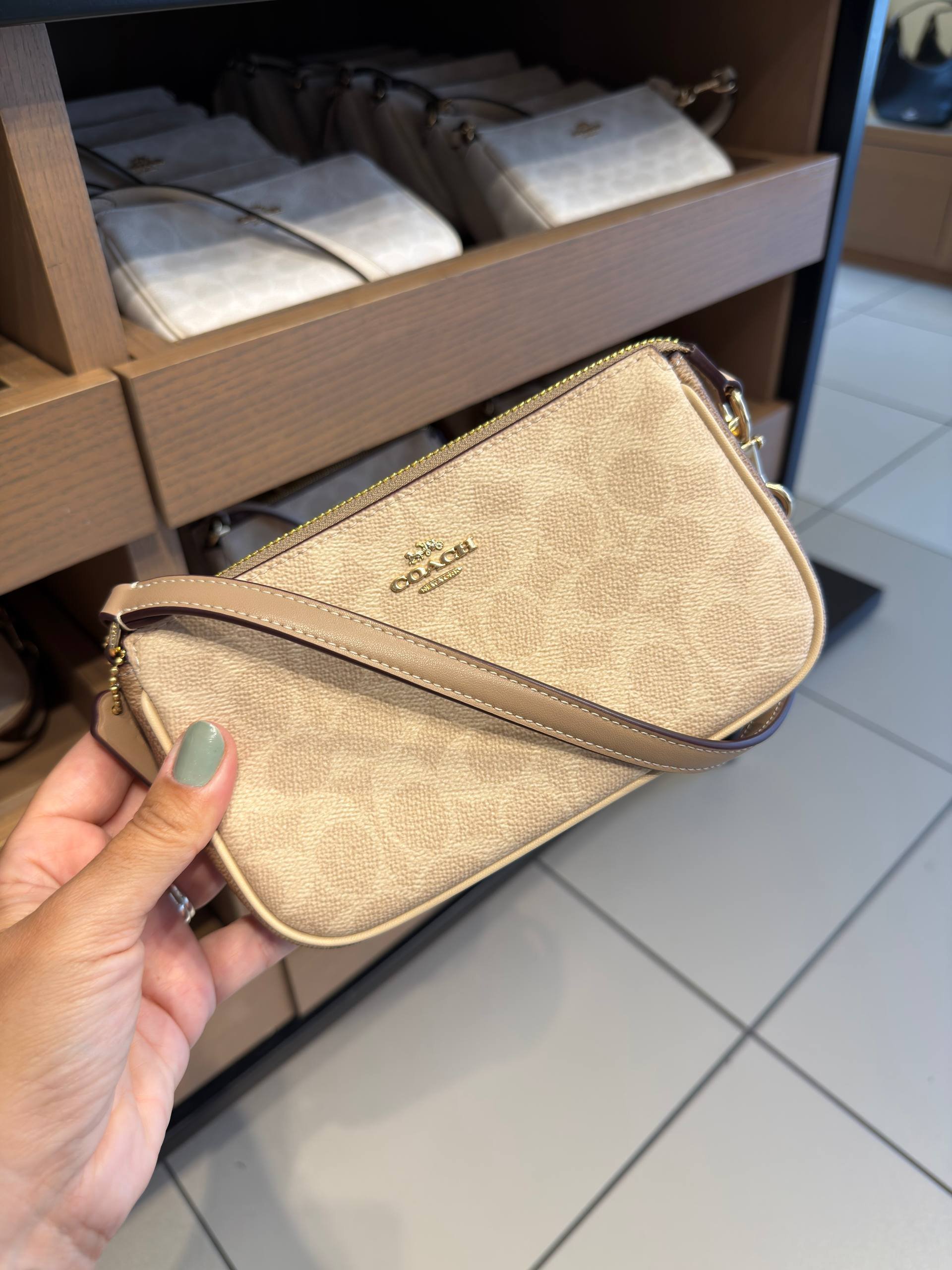 BOLSA DE OMBRO MINI - NOLITA 19