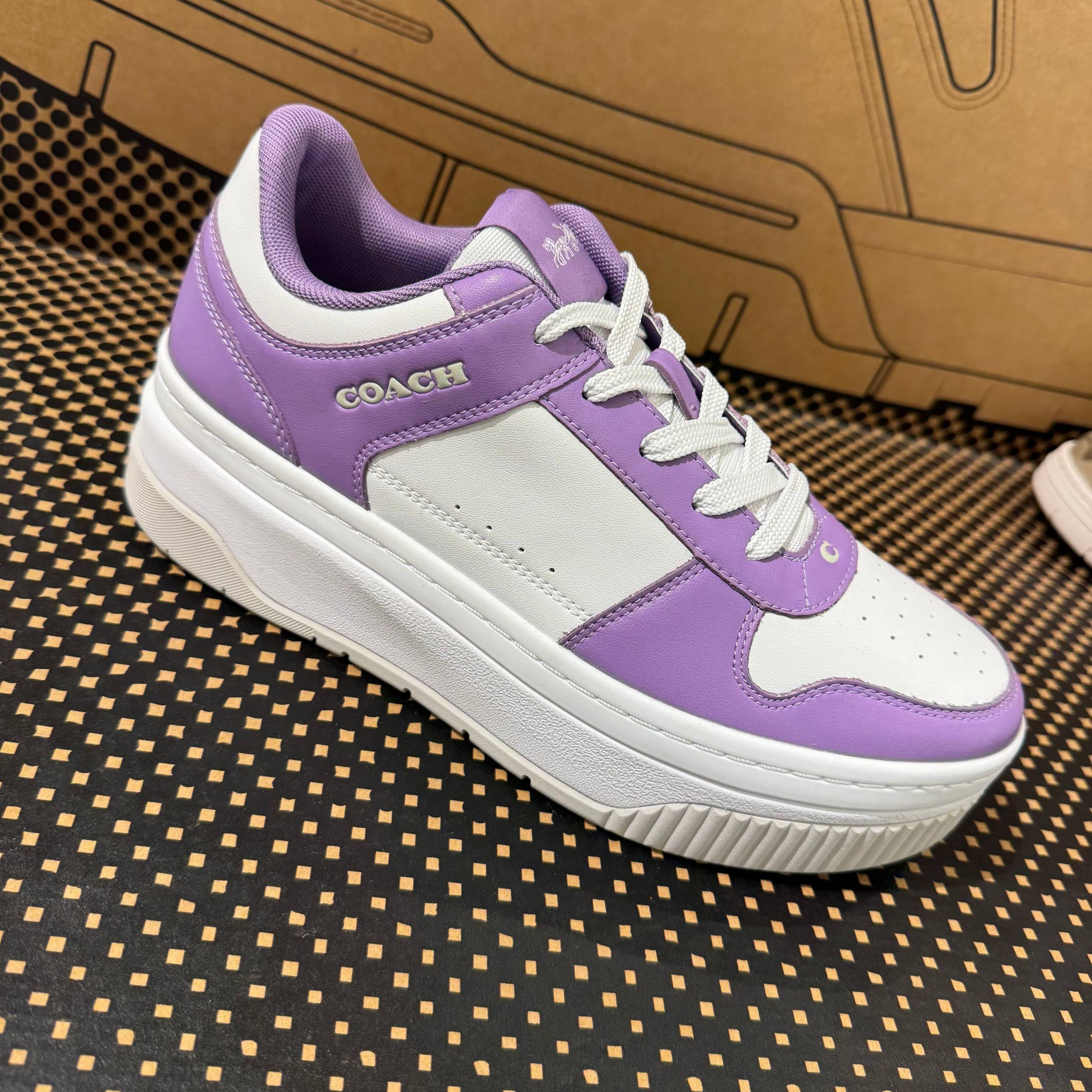SNEAKER