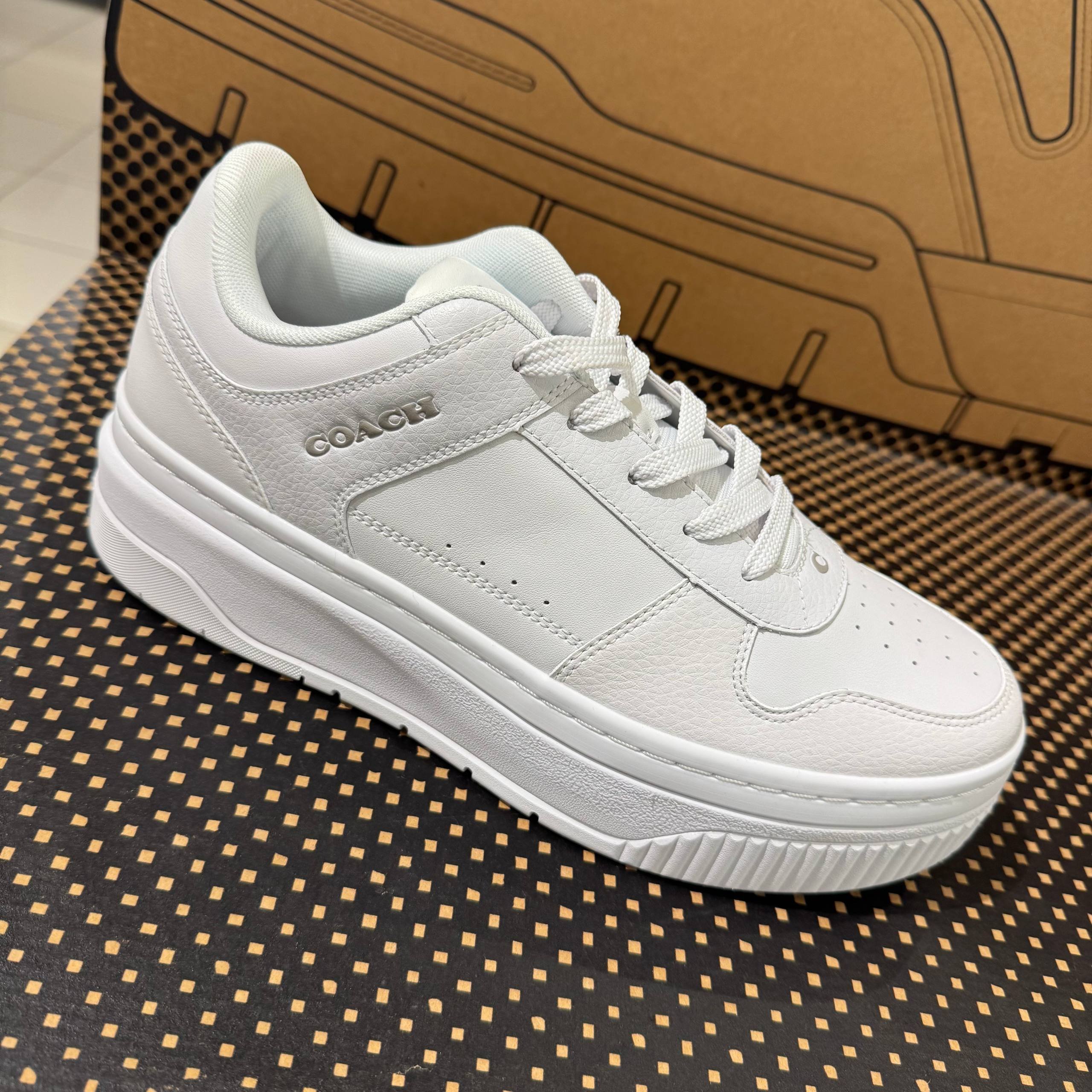 SNEAKER