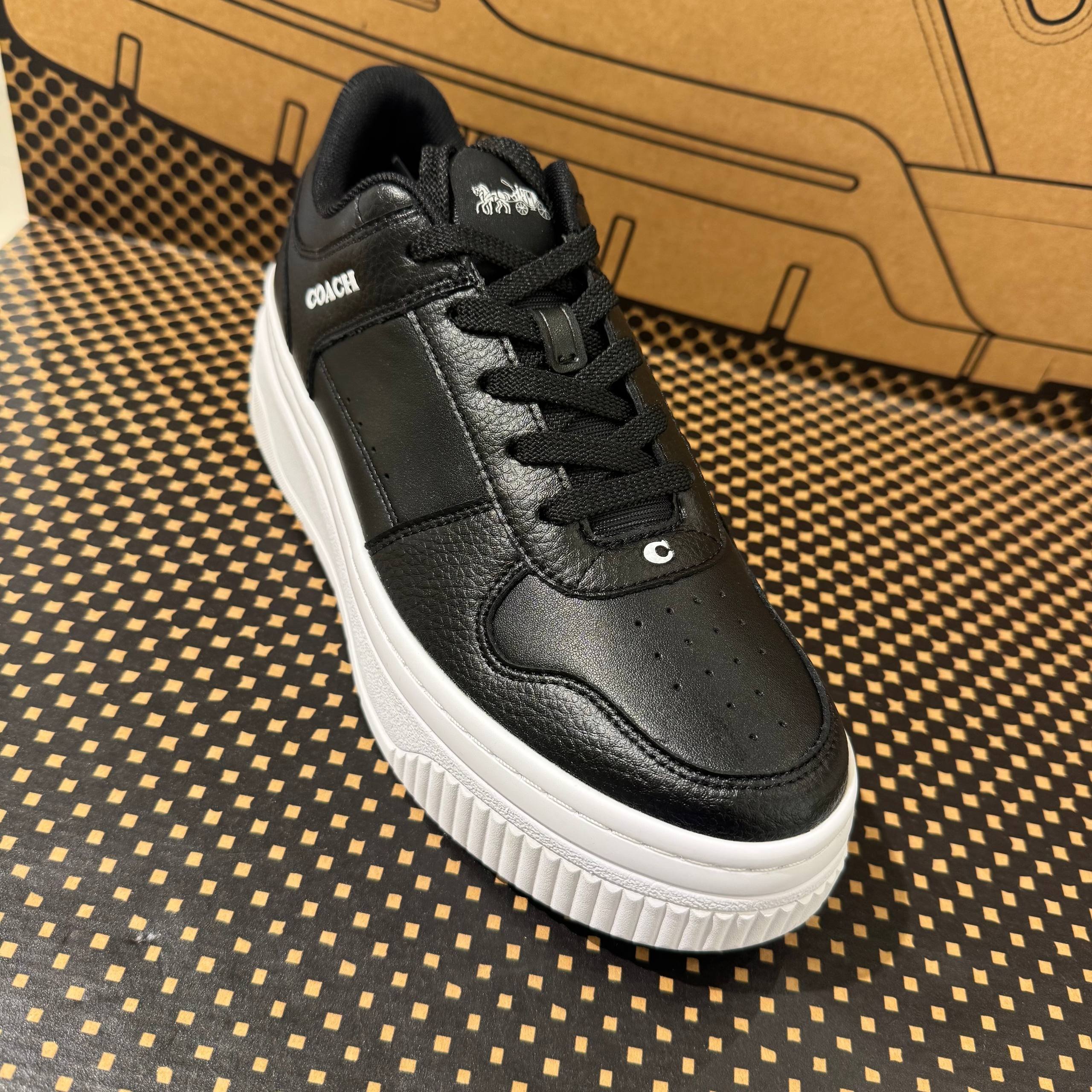 SNEAKER
